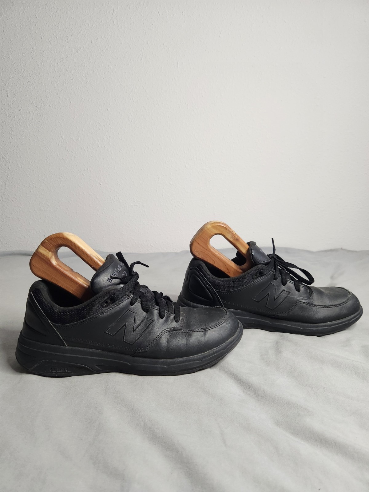 New Balance 813 Walking Shoes Shoes Mens Size 10.5D Black Sneakers MW813BK EUC
