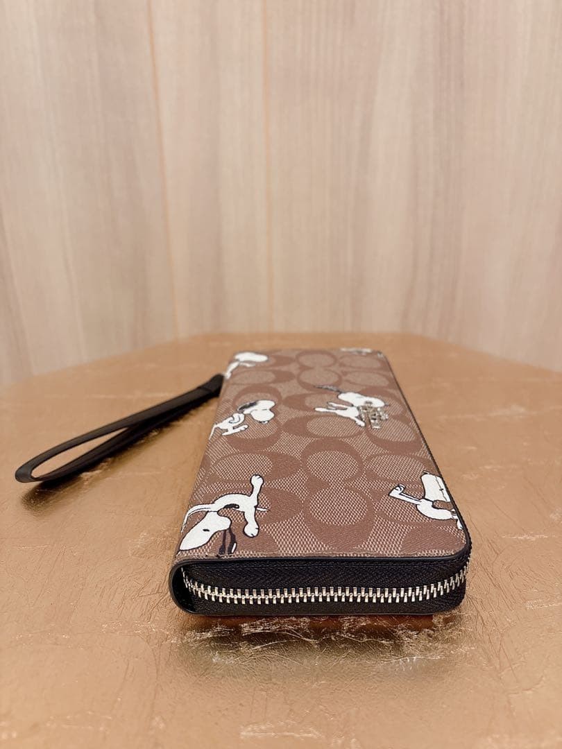 COACH Long Wallet Peanuts Collaboration Snoopy with Strap