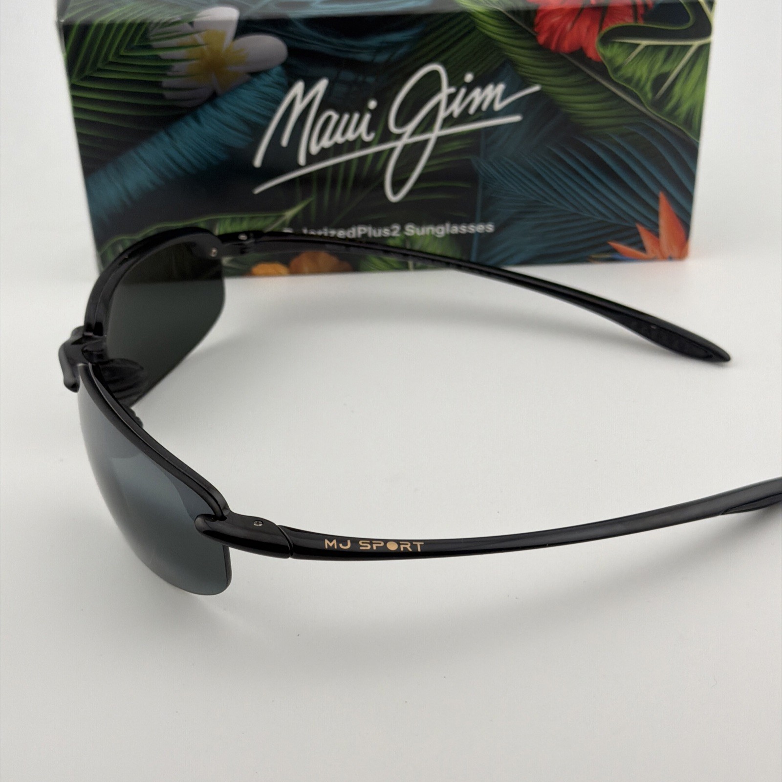 Maui Jim Ho’okipa Gloss Black Frame / Grey Polarized Lenses | MJ0407S-001