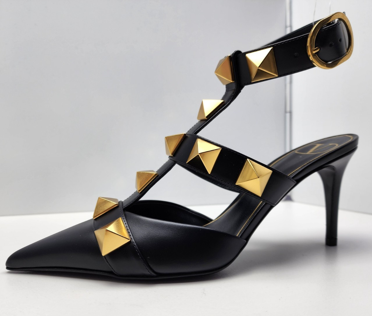 Valentino Garavani Rockstud Ankle Strap Pumps Heel Black Gold Studs EU 37 US W 7