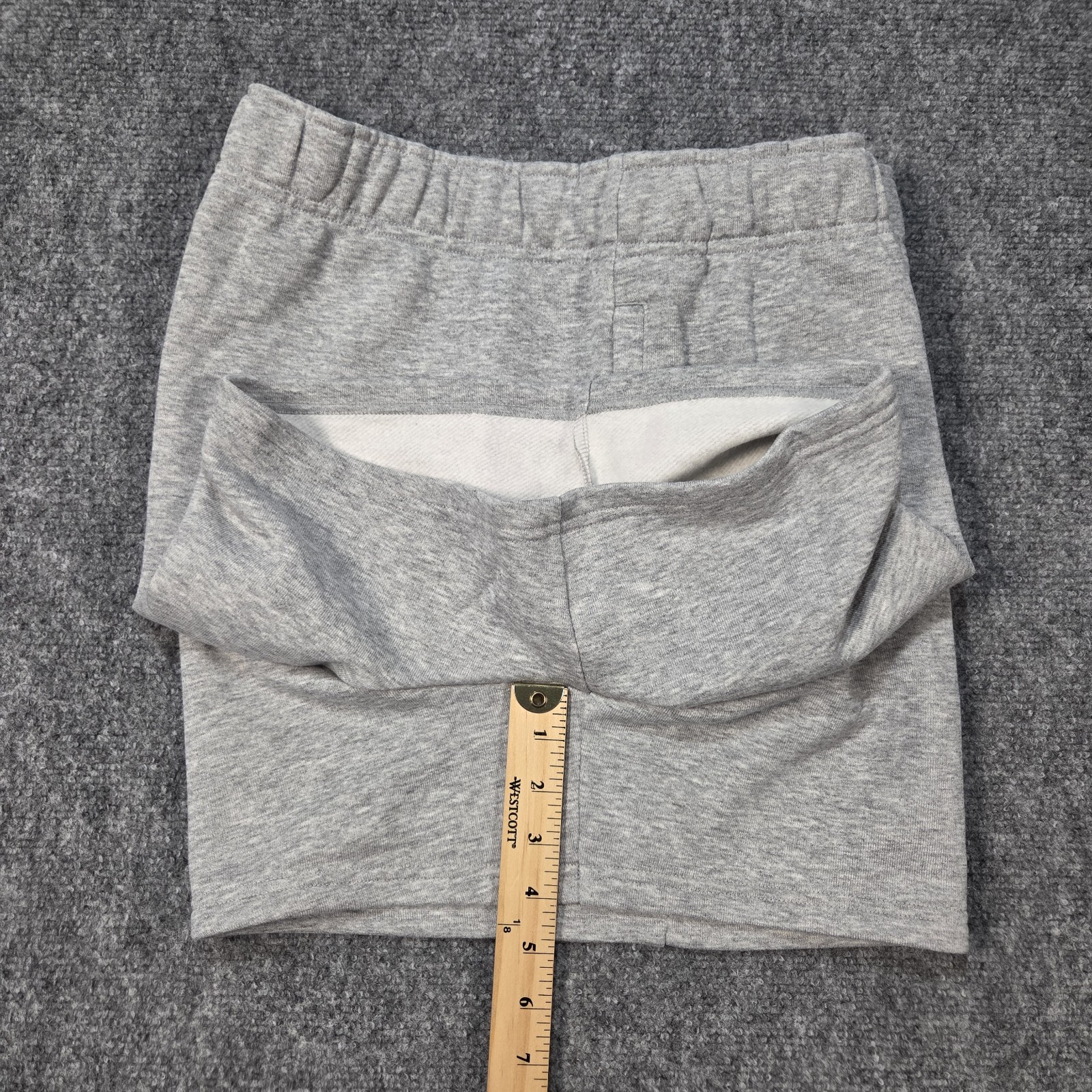 NWT Alo Yoga Accolade Short Womens Large Athletic Sweat Heather Grey Shorts Gray