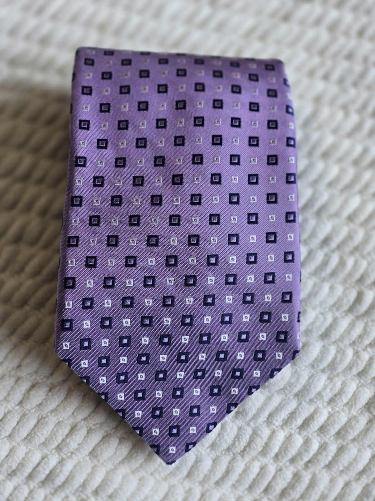 VGUC Hart Schaffner Marx 100% Silk Men’s Necktie 65 Inch, 3.5 Width, Big & Tall