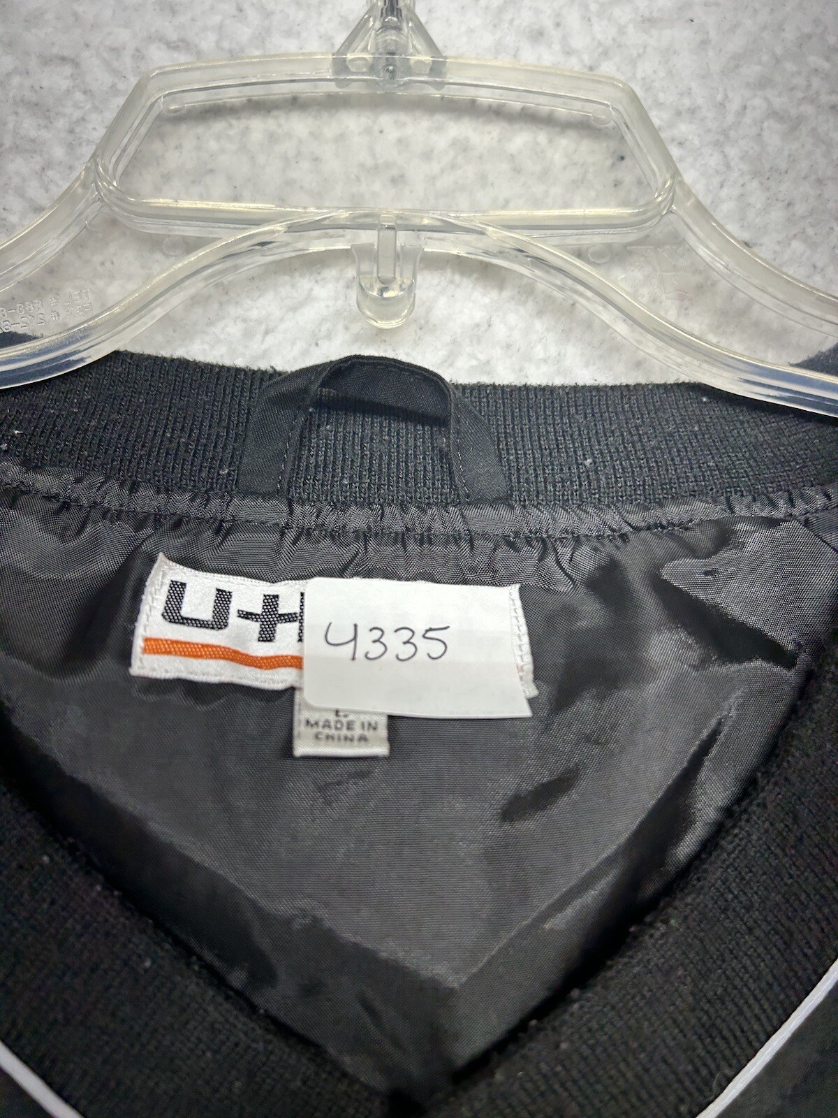 U-Haul Windbreaker Jacket Mens Large Black V Neck Long Sleeve Pullover Employee