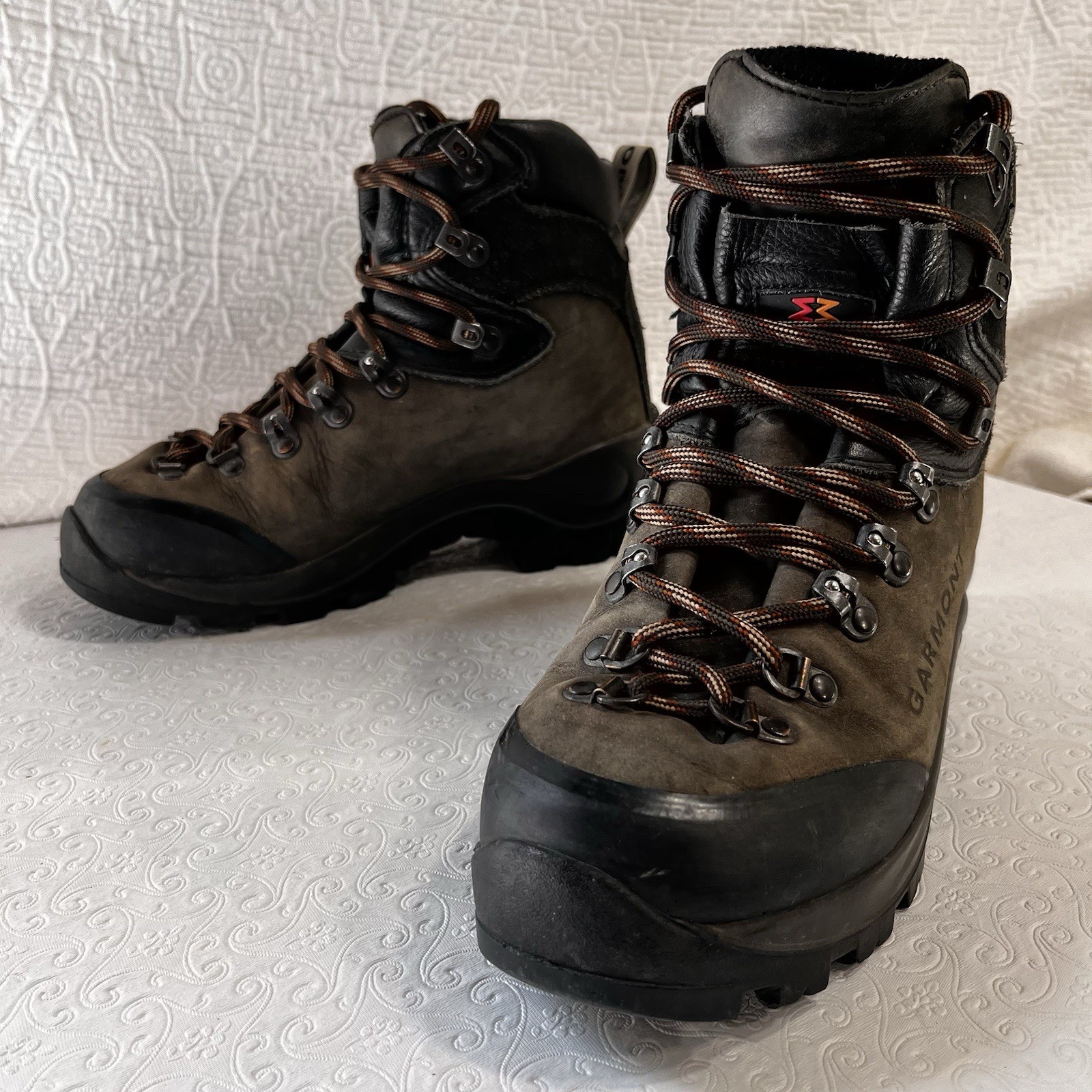 Garmont Dakota Hiking Backpacking Mountaineer Boots Men Size 7 Vintage Y2K Work