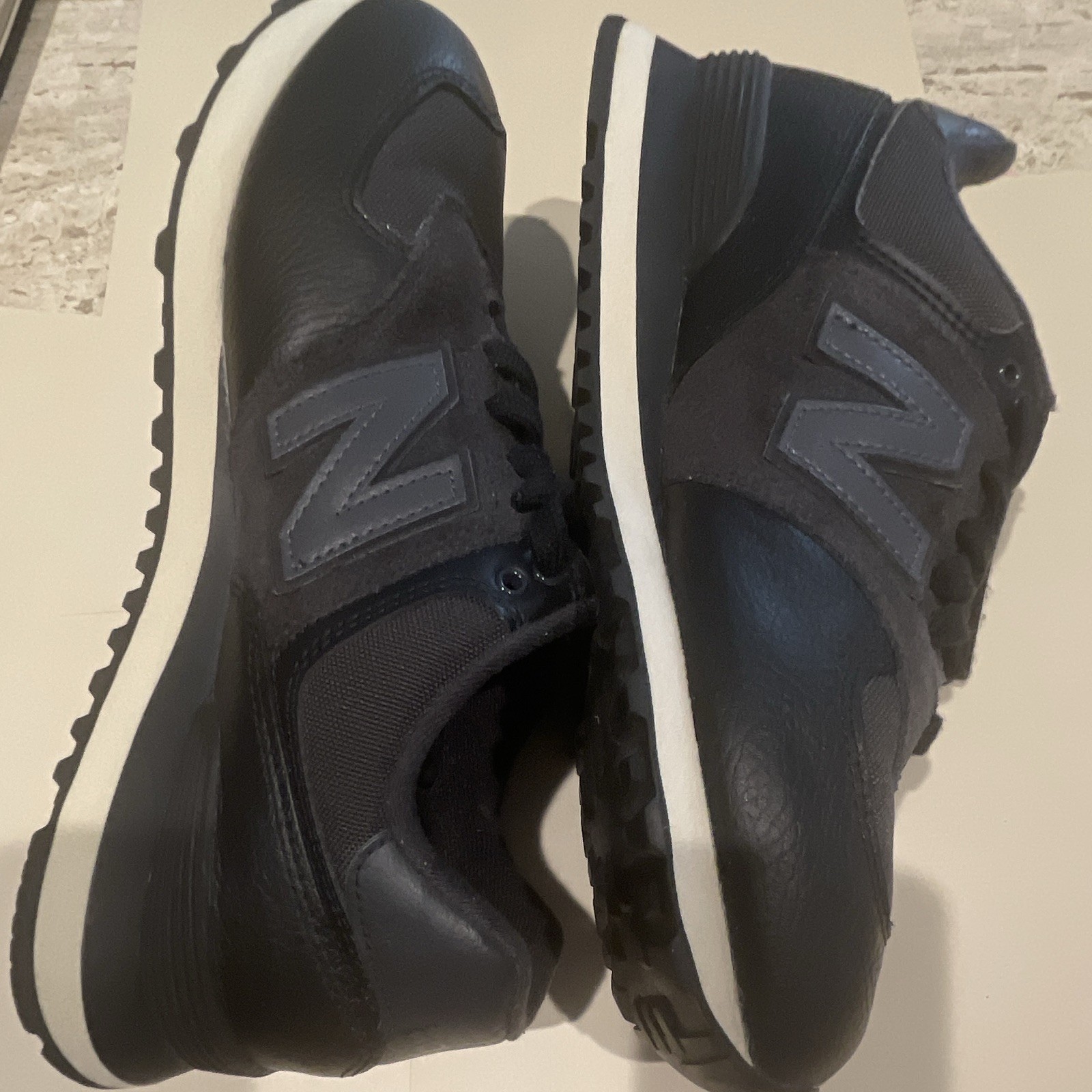 New Balance 574 Men’s Low Top Lace-Up Sneakers Black Suede Solid Rubber Outsole