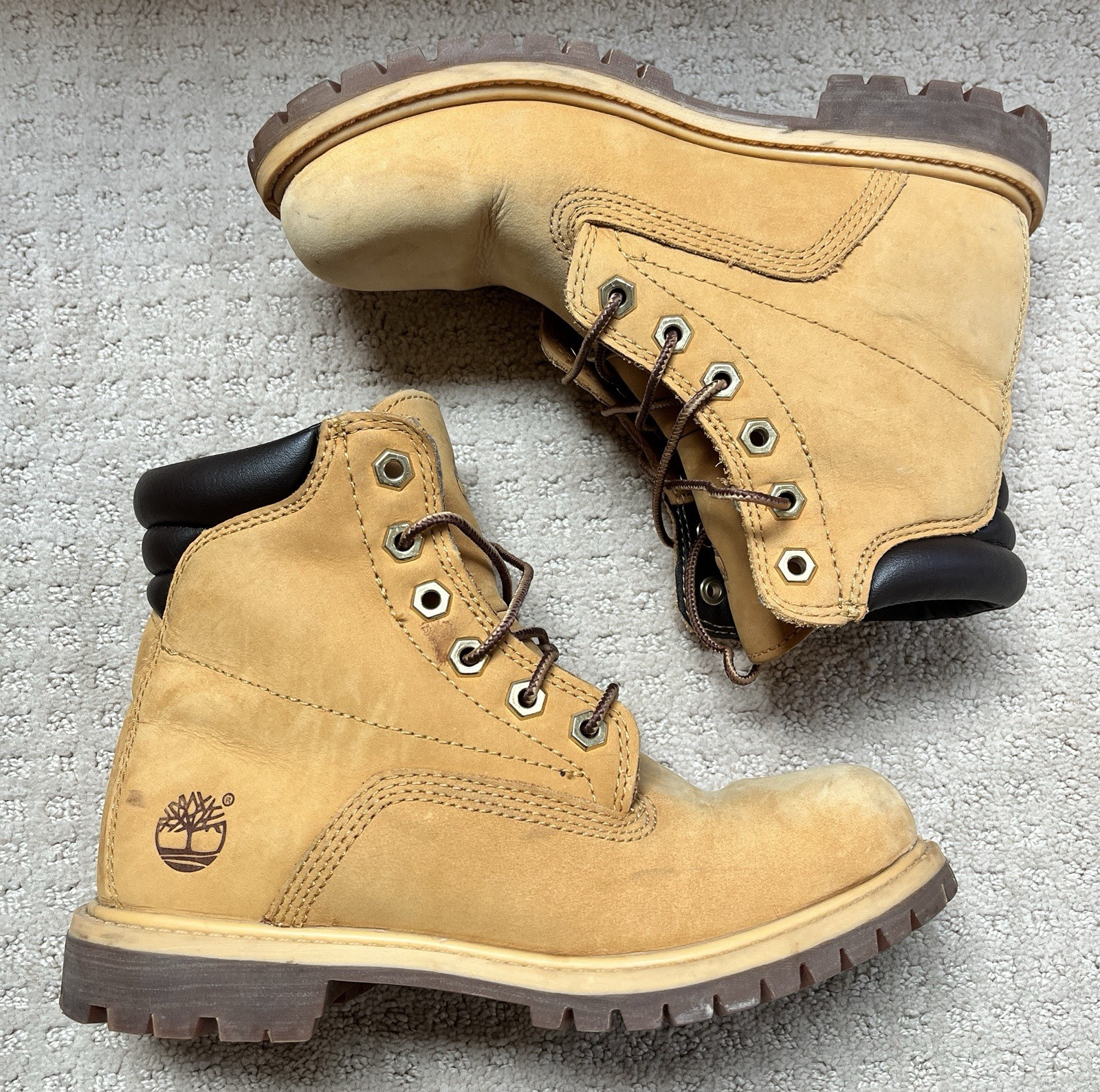 TIMBERLAND – Women’s Waterville 6 inch boots Shoe Size 6M