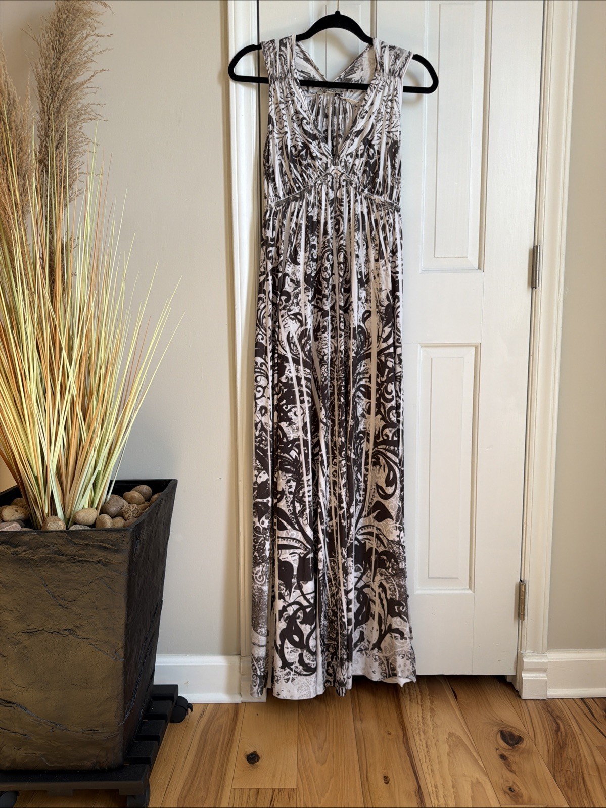 Oneworld Maxi Dress Size M Stretch Silky Jersey VNeck Empire Waist Black Floral