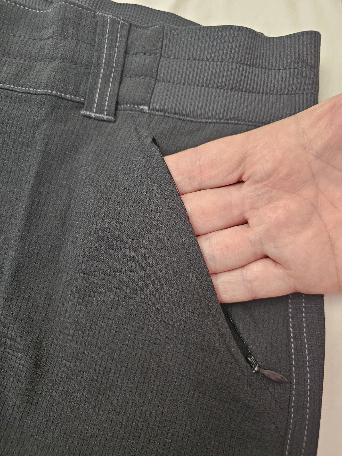 NWT KUHL Strattus Style 6234 Ripstop Hiking Pants Womens Black Size 6-Reg New