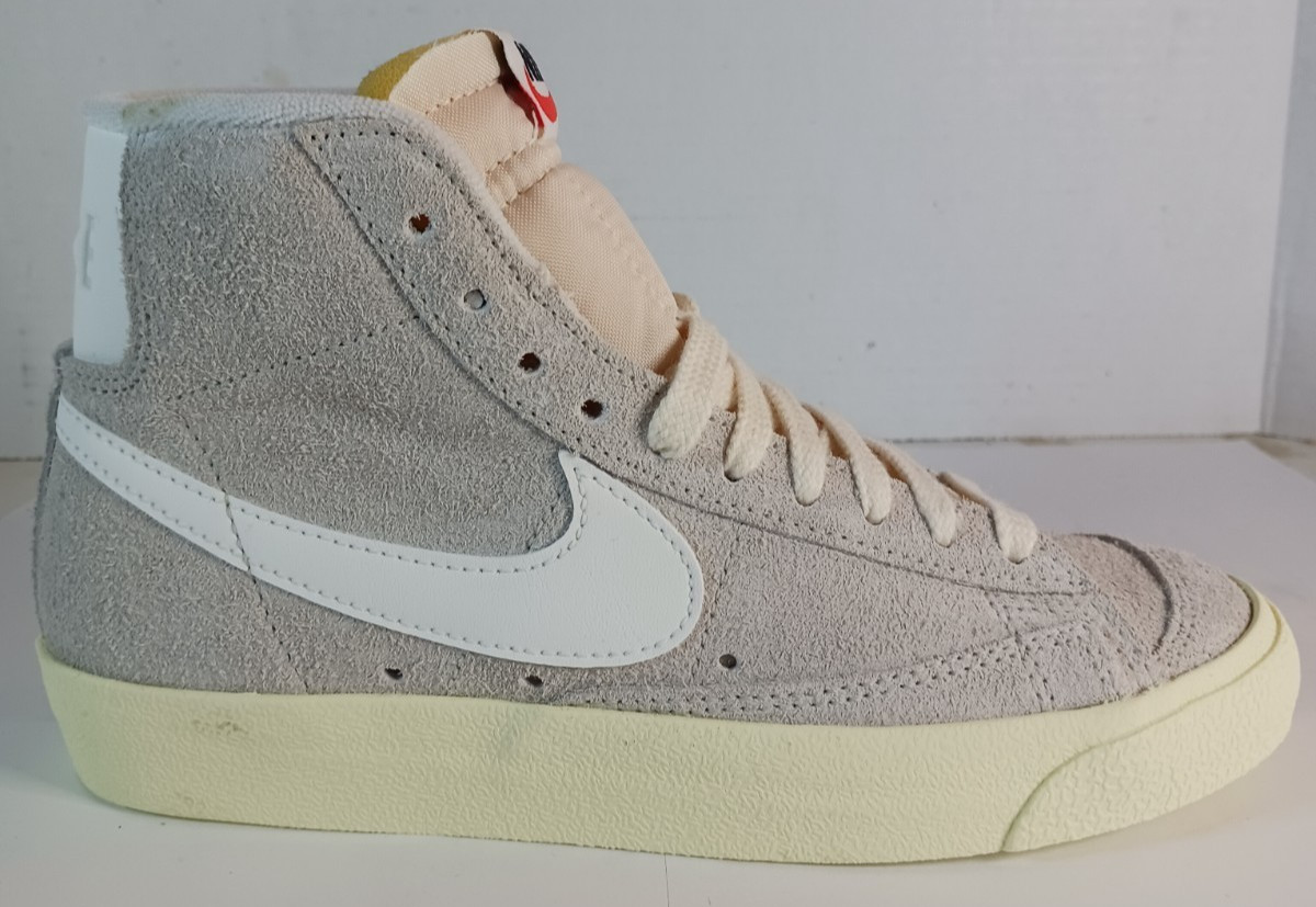 Nike Blazer Mid ’77 ‘Light Bone/Alabaster’ Shoes Womens Size 5.5