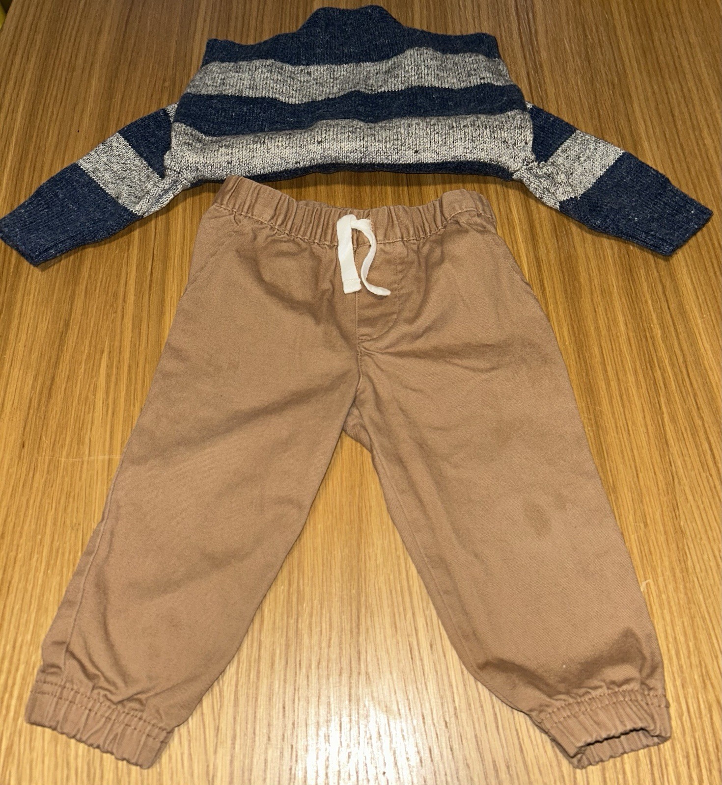 Lil Remix Outfit: Gap Sweater & Khaki Carter Drawstring Pants Size 9-12 Months