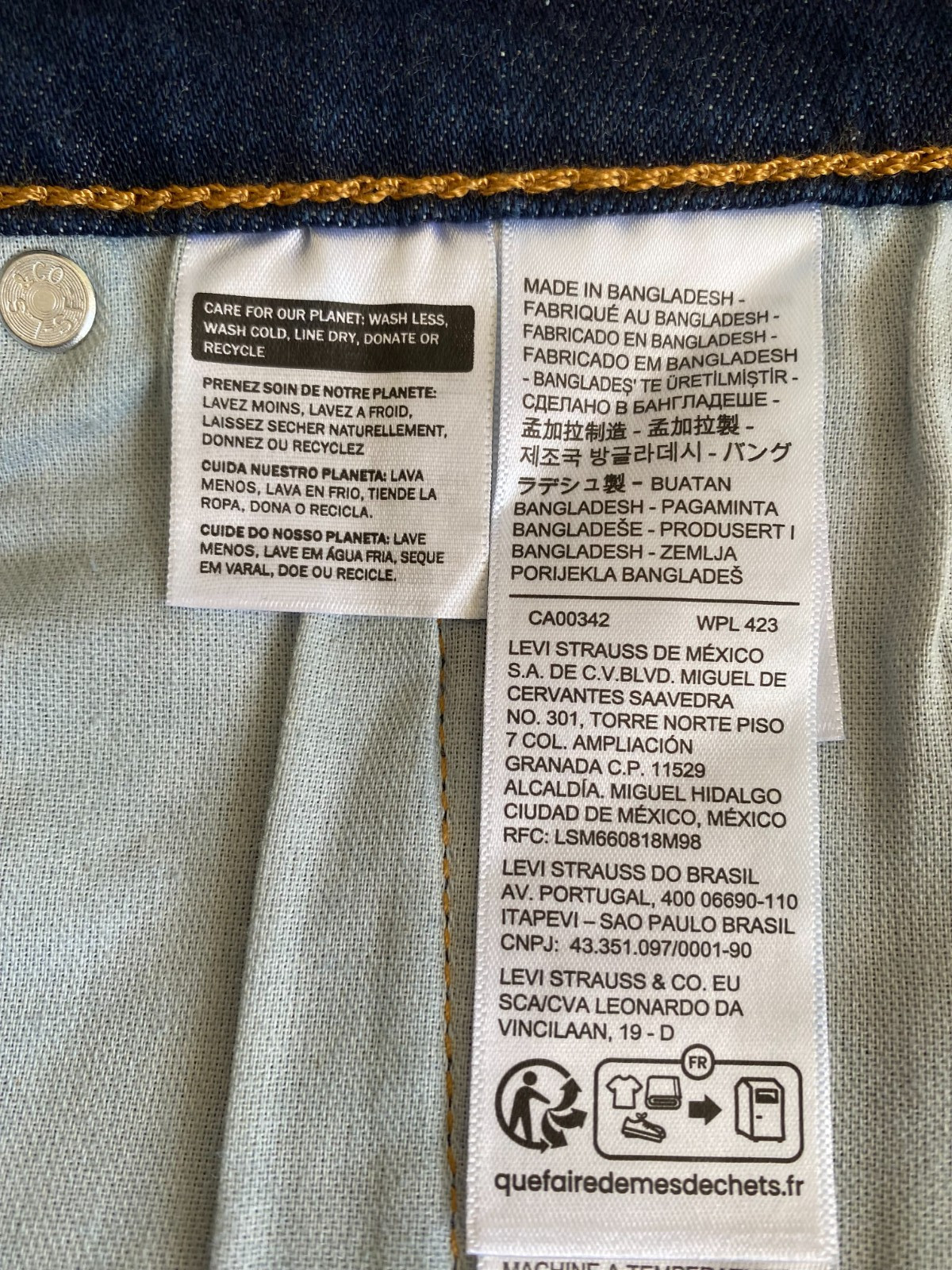 NWT $70 LEVI’S 550 Relaxed Fit Mens Blue Jeans Stretch Sits At Your Waist 48X29
