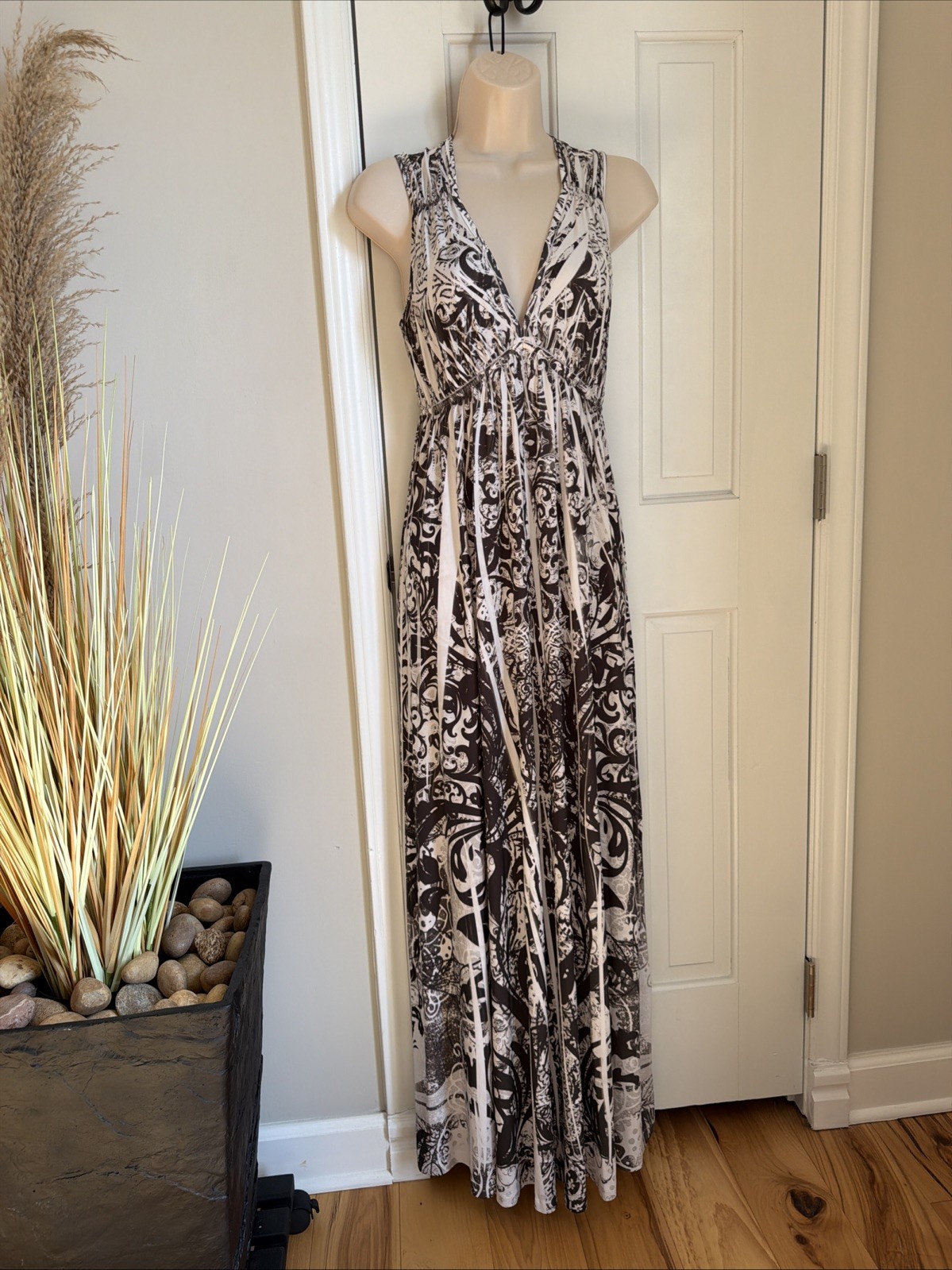 Oneworld Maxi Dress Size M Stretch Silky Jersey VNeck Empire Waist Black Floral