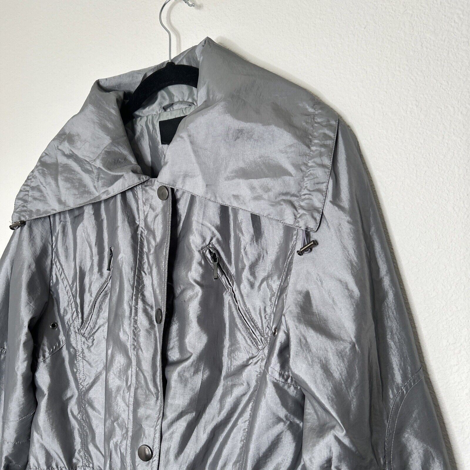 a.n.a Windbreaker Jacket Women MediumGray Silver Metallic Nylon Pockets Full Zip