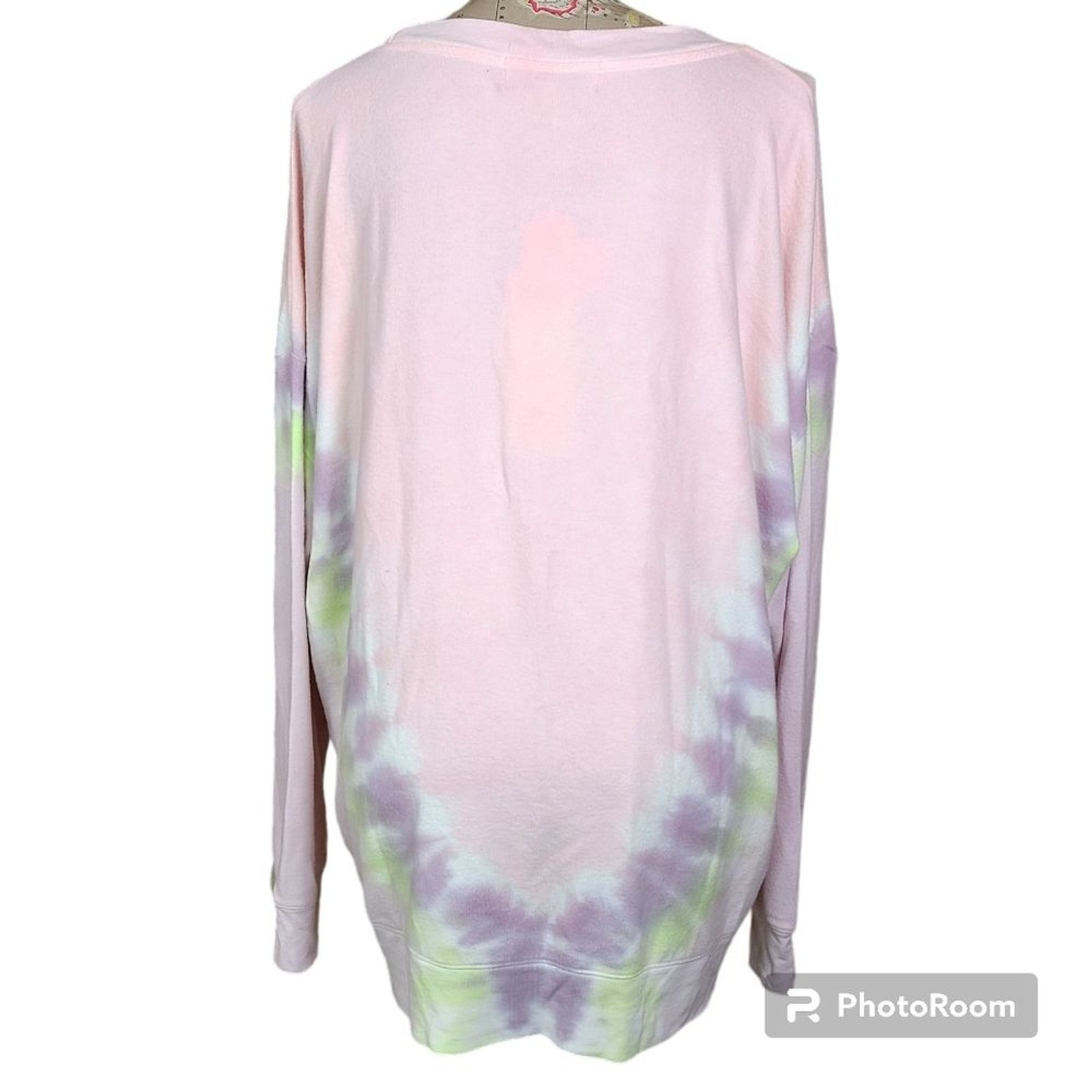 WILDFOX Size Medium Powder Pink Tie-Dye Lonely Hearts Club Sweatshirt NWT