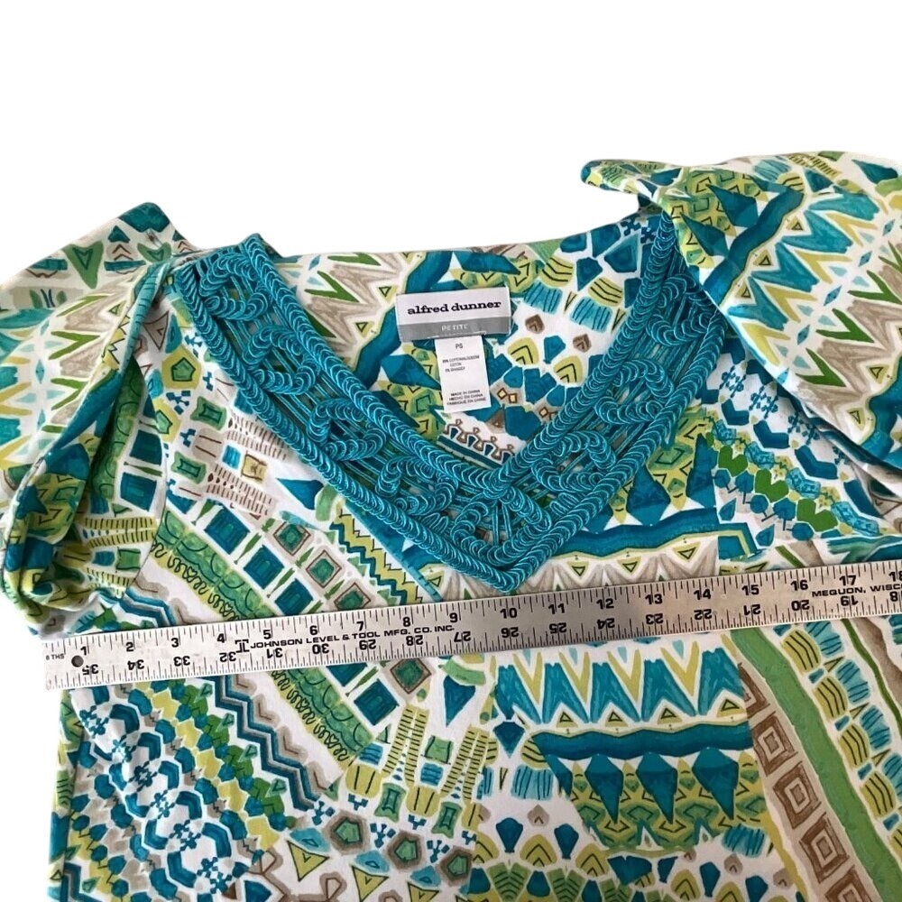 Two Piece Alfred Dunner Top with Capri Pants