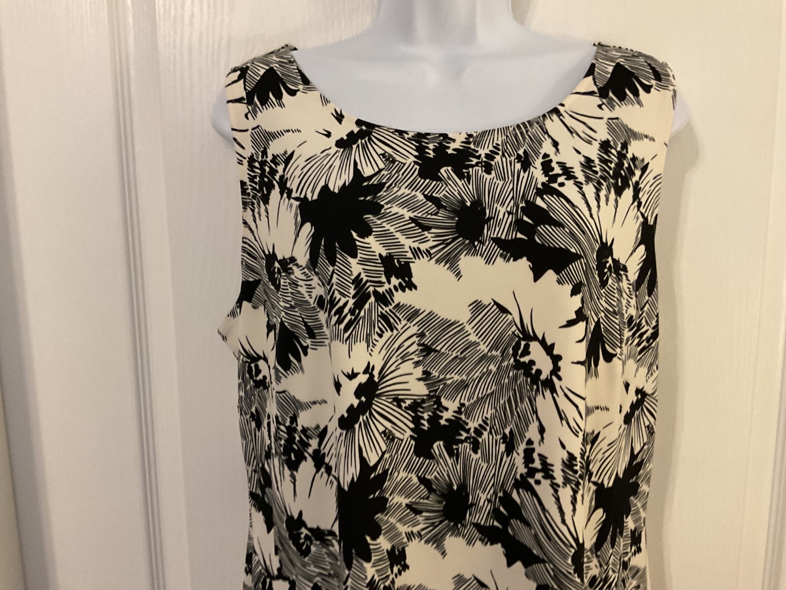 Ann Taylor Loft Black & White Floral Print Sleeveless Dress Size L -B13