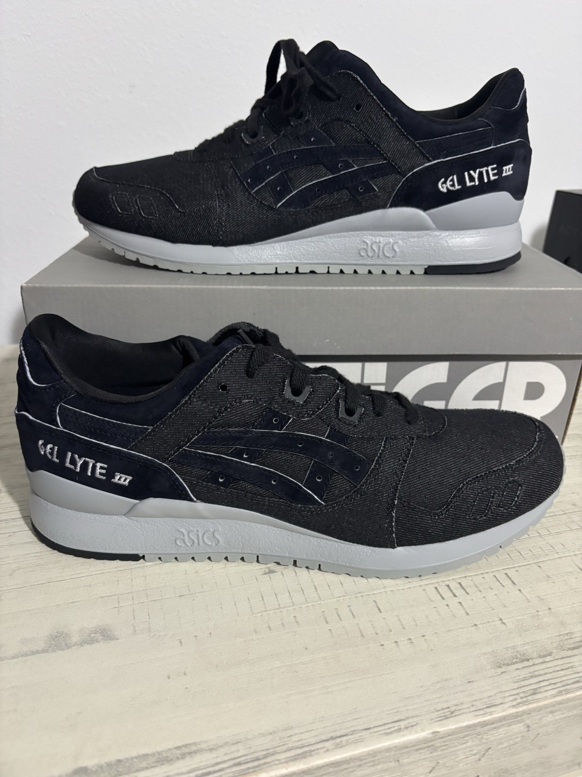 ASICS Tiger Gel-Lyte III, Mid Grey/Black 10.5 Men’s