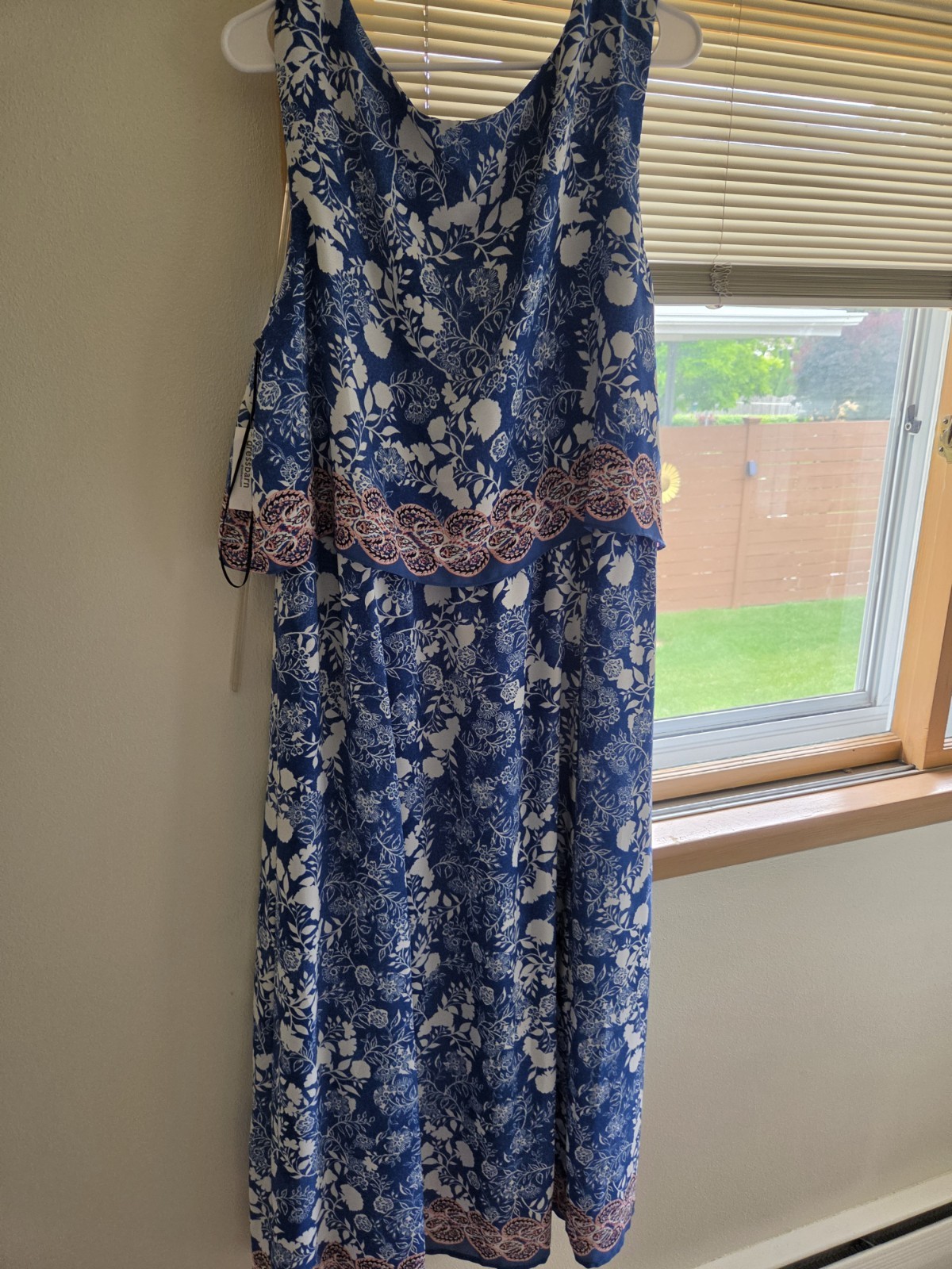 NWT Dressbarn Maxi Flowy And Floral Dress With Pink Accents