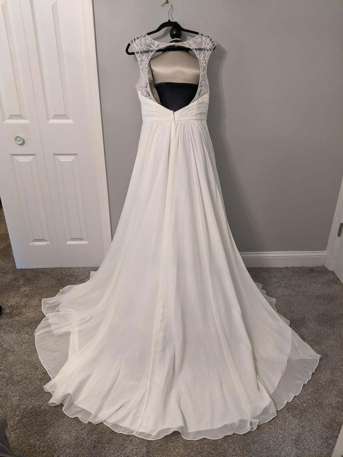 DAVID’S BRIDAL Size 14 A-Line Ivory Full-Length Classic Chiffron Wedding Dress