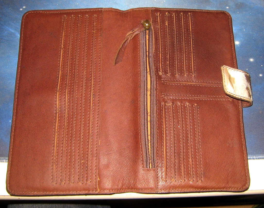 American Darling COWHIDE Hand Tooled Leather Womens Wallet – used good