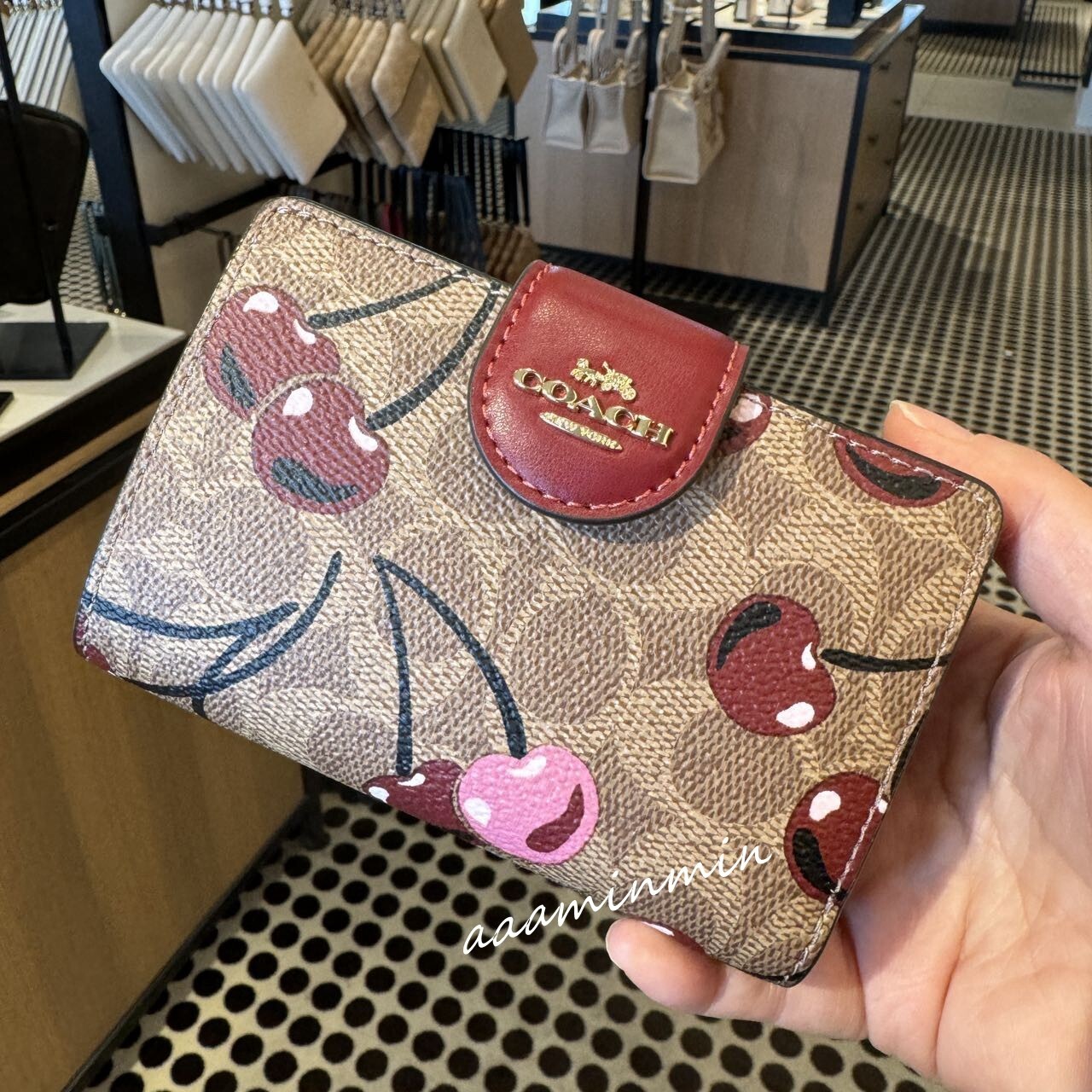 🍒NEW COACH Medium Corner Zip Wallet Signature🍒Cherry Print🍒Gold Tan CZ342