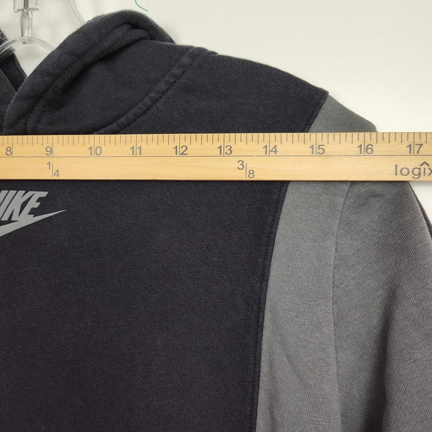 Nike Hoodie Sweatshirt Youth’s XL Black & Gray Pullover Long Sleeves Pockets