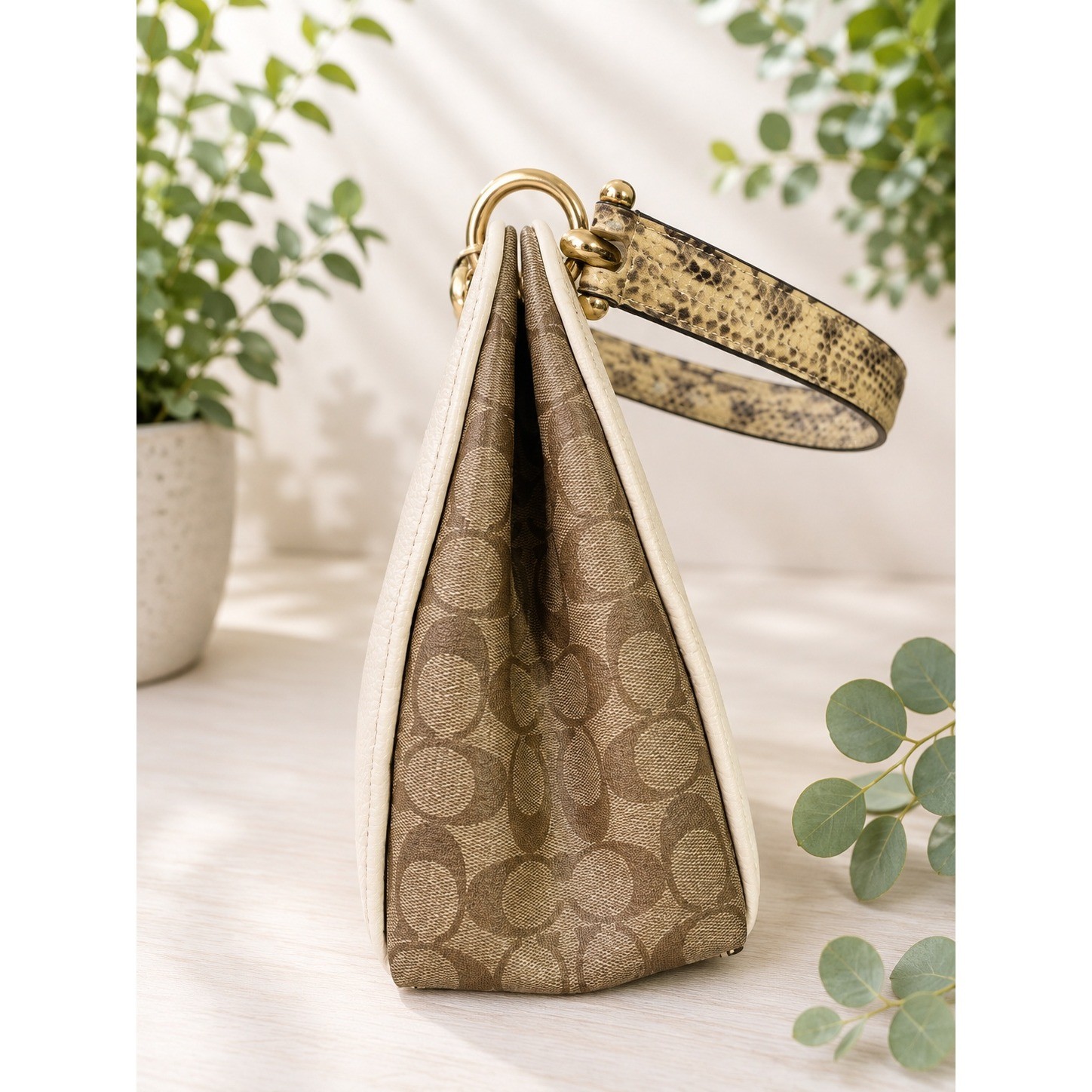 C203 Coach Juliet shoulder