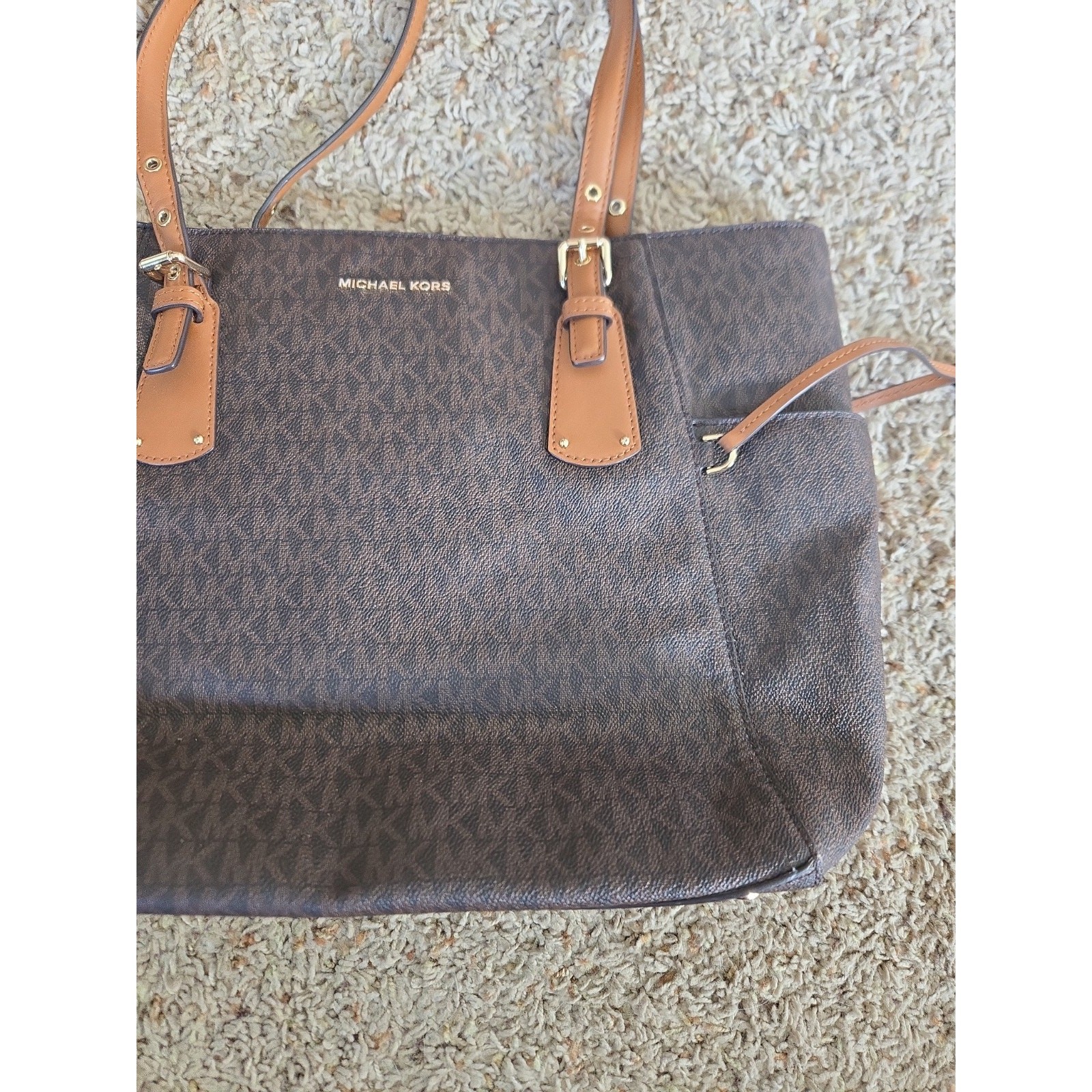 MICHAEL KORS VOYAGER EAST WEST LOGO SIGNATURE TOTE BAG Brown