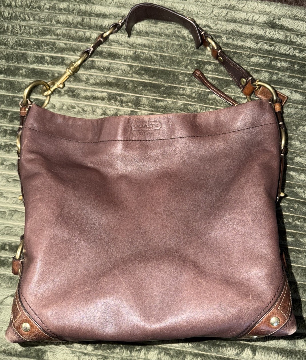 Coach Women’s Large Brown Shoulder Bag Zip, Gold/Brass Hardware Charm Pockets
