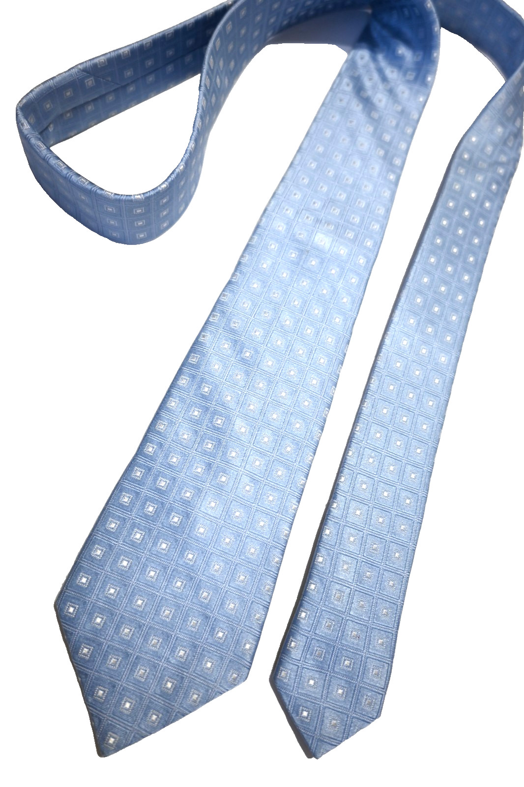 VALENTINO MEN’S TIE BLUE/GEOMETRIC WIDTH: 3.25″ LENGTH: 60″