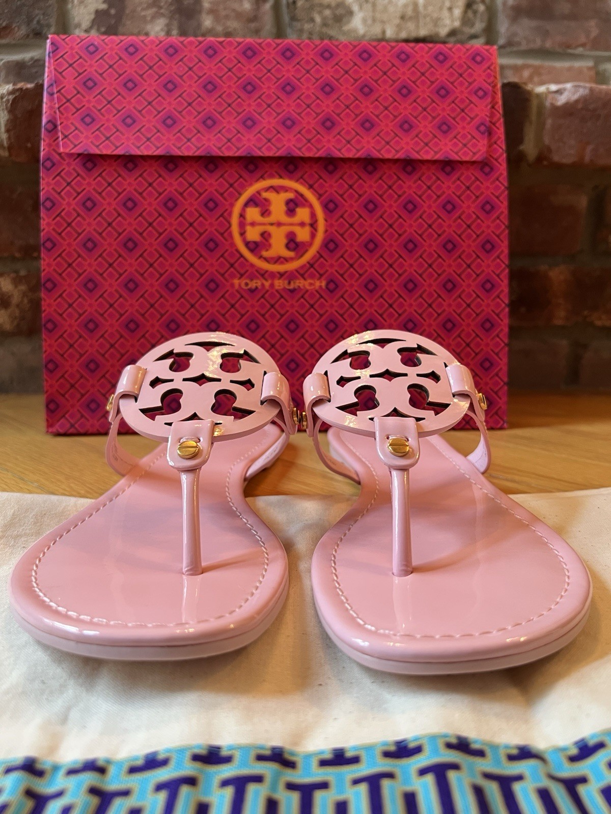 Tory Burch Petunia Pink Patent Leather Miller Sandals Size 8.5