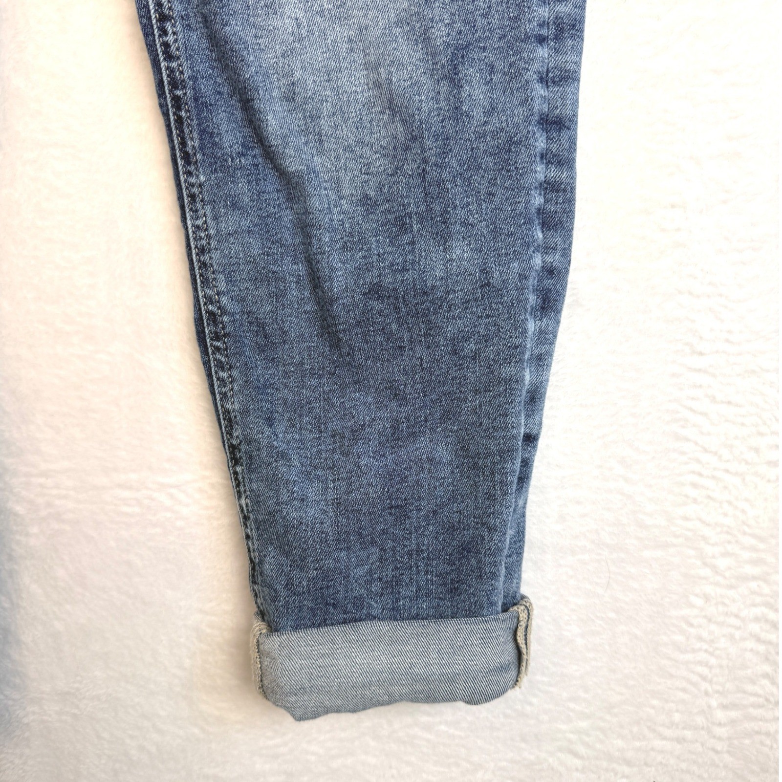 Maurices High Rise Boyfriend Distressed Jeans Blue Button Fly Size 8 Reg