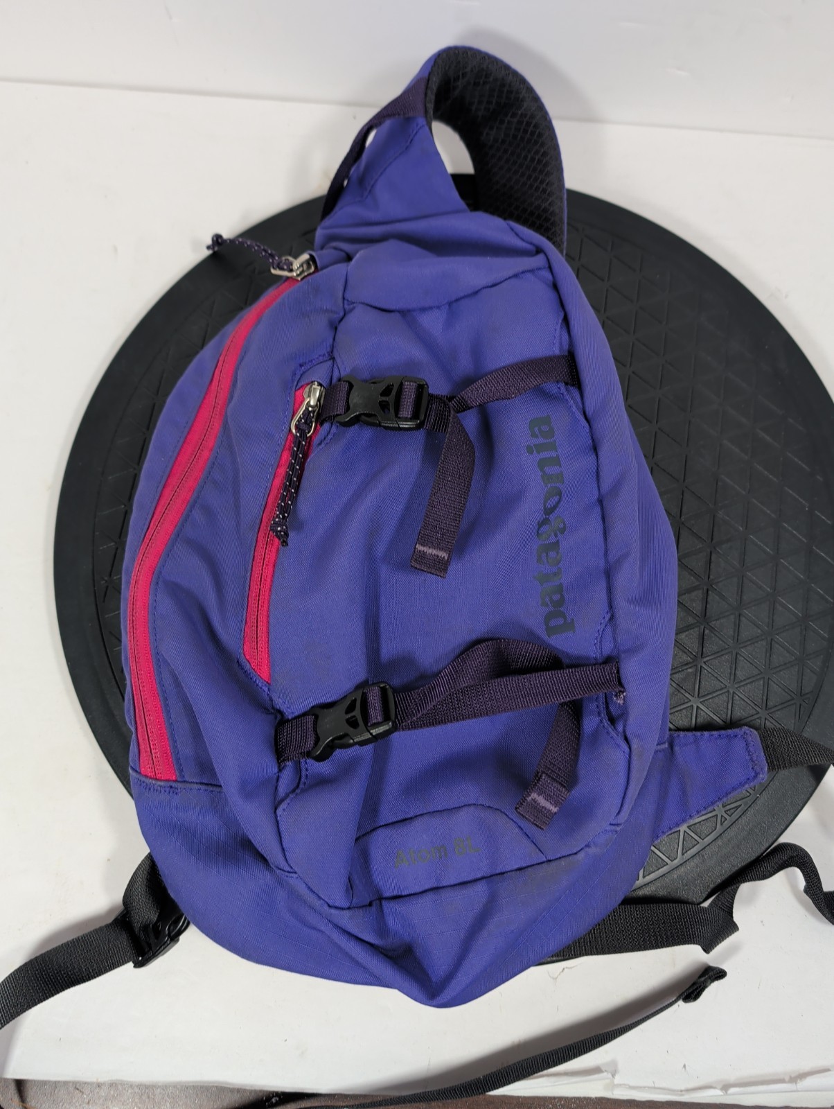 Patagonia Atom 8L Purple X Pink Body Bag Men Bag LTD Collection Accessory VHTF O