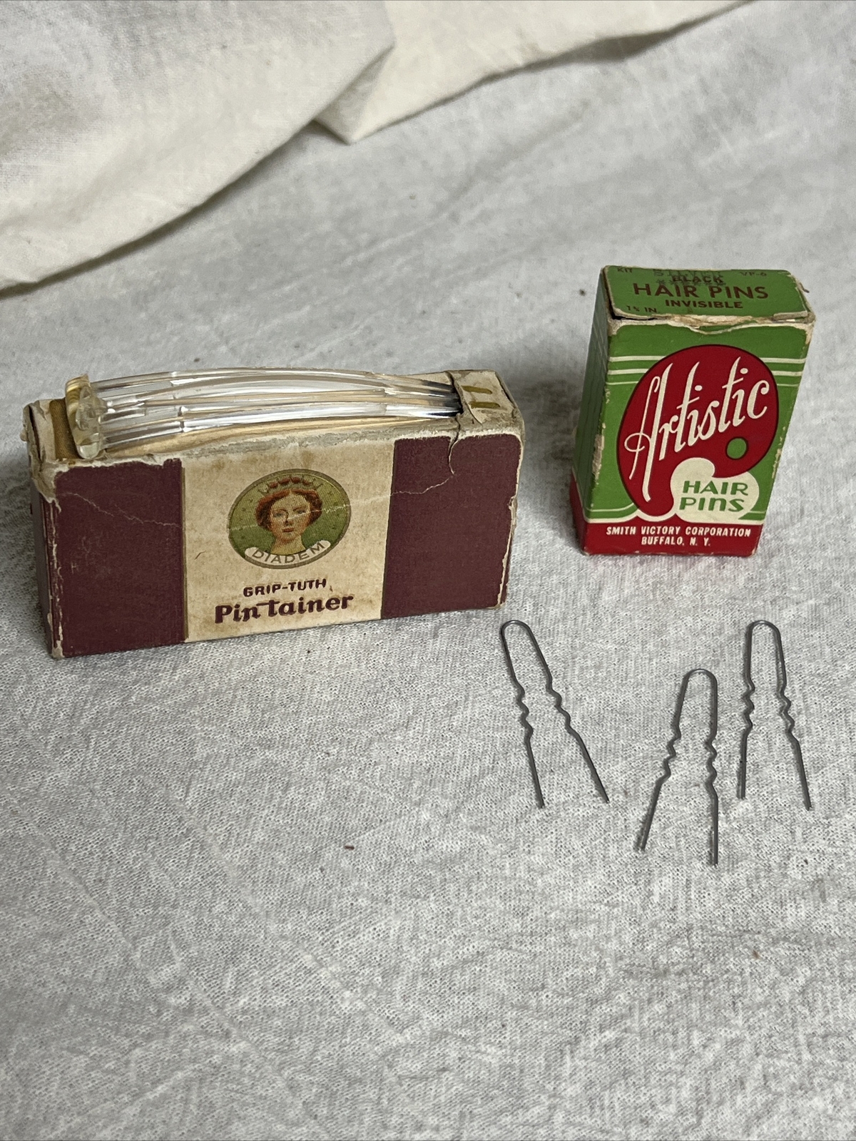 VINTAGE LOT OF 1box- ARTISTIC HAIR PINS & 1-box DIADEM GRIP-TUTH PINTAINERS
