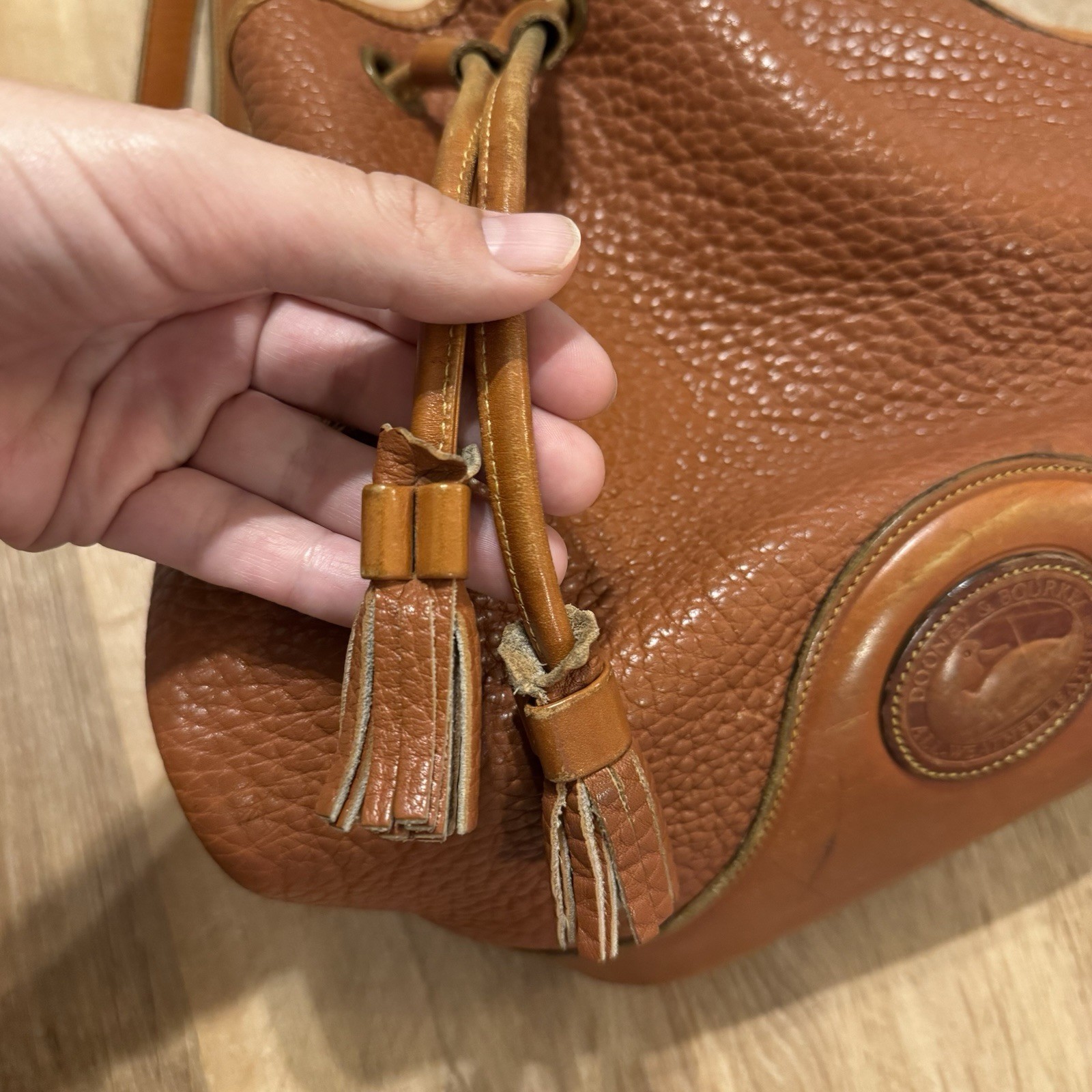 Vintage Dooney & Bourke AWL Leather Drawstring Bucket Bag Tan Crossbody