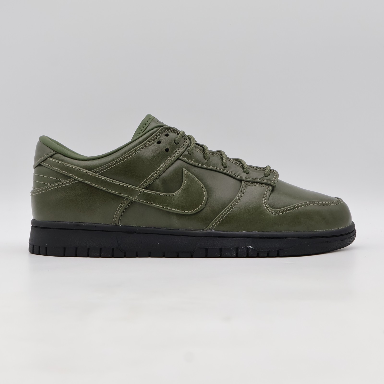 IQ3342-300 Nike Dunk Low Retro PRM QS Army Olive Black (Men’s)