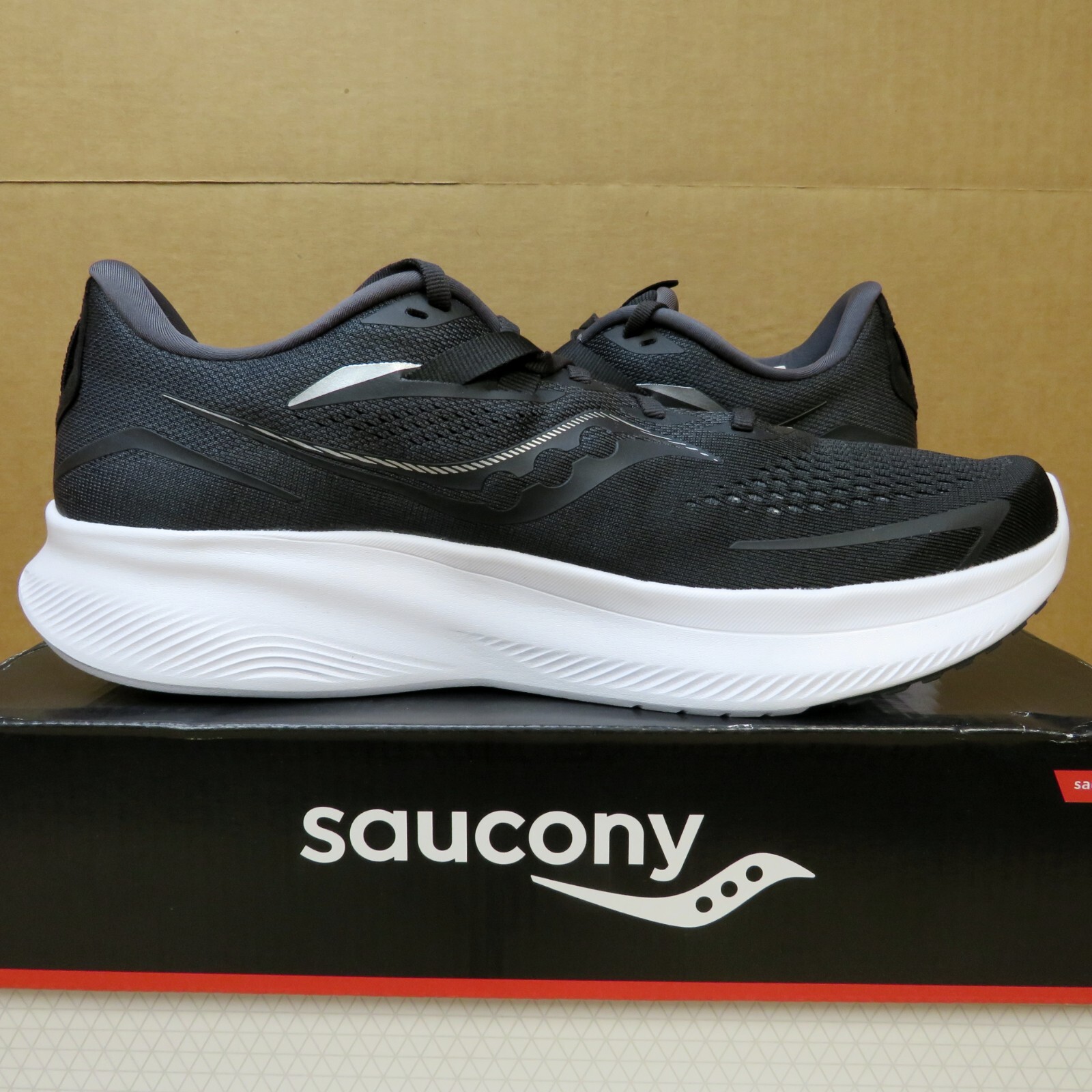 Saucony Ride 15 Running Shoes (Men’s Size 10.5 D)…Mostly Black Color