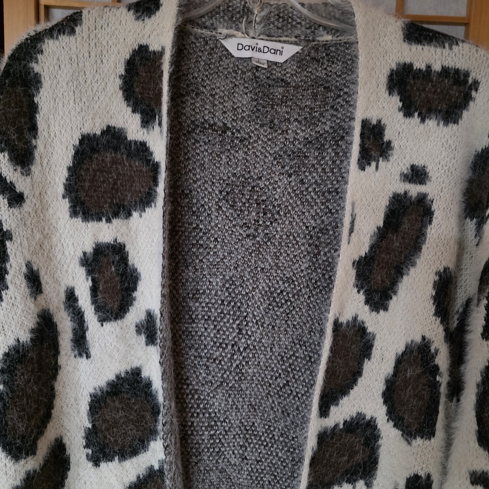 Davi & Dani Cardigan Sweater Womens Lg Open Front Animal Print Fuzzy Longline