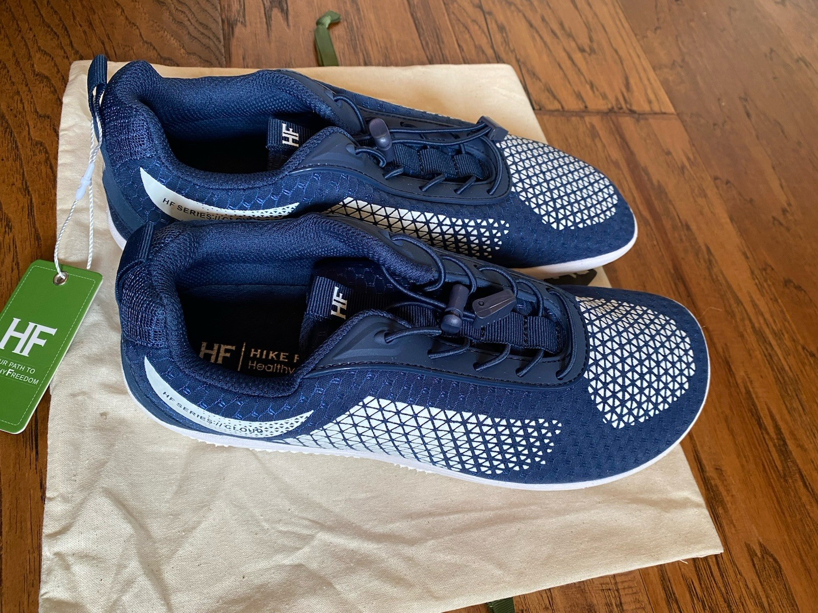 NWT Hike Footwear HF Cloud Unisex Barefoot Blue Sz EU36 W6 M4 comes in gift bag