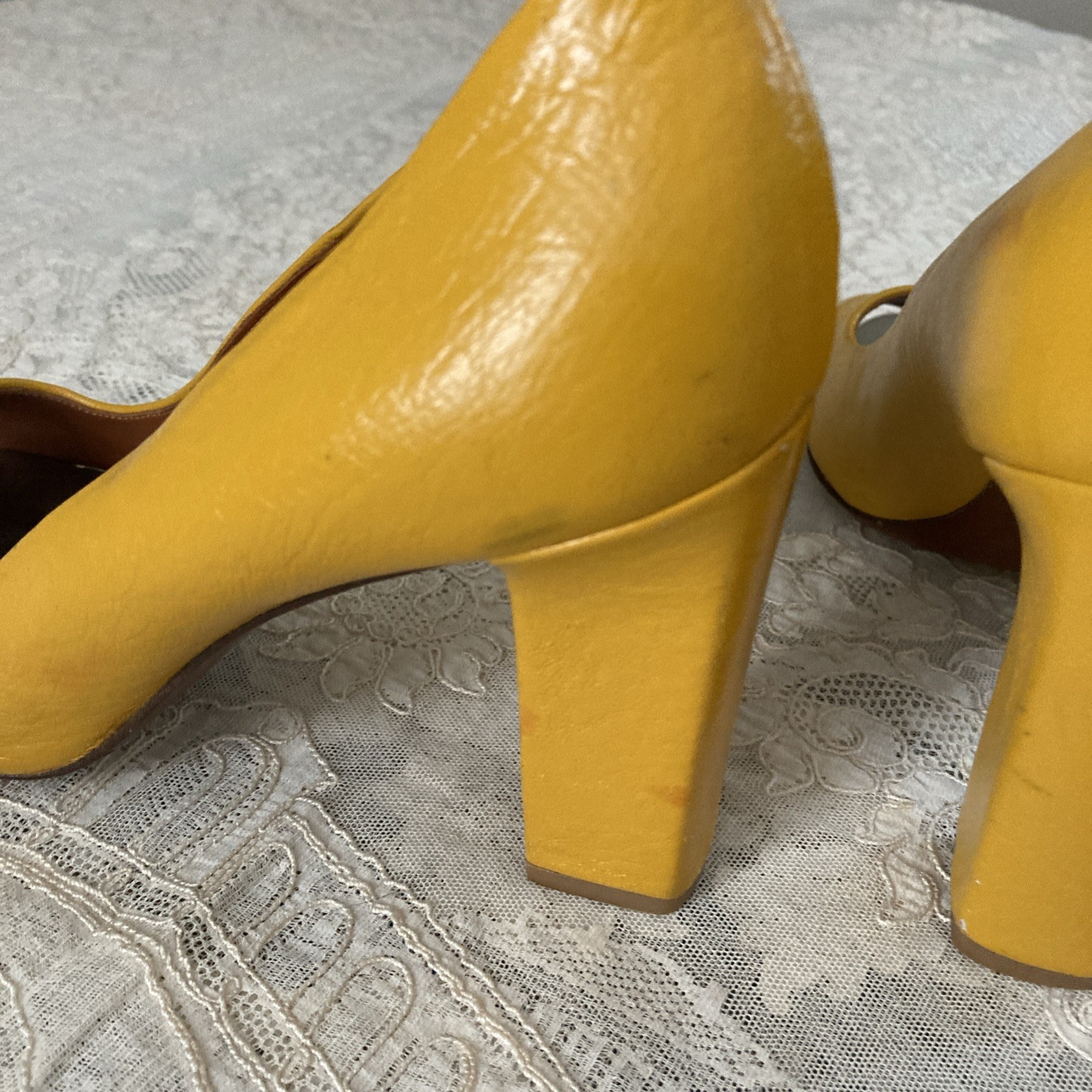 VINTAGE Lanvin Ete 2008 Yellow Patent Leather Metallic Peep Toe Pumps Sz 38 / 7