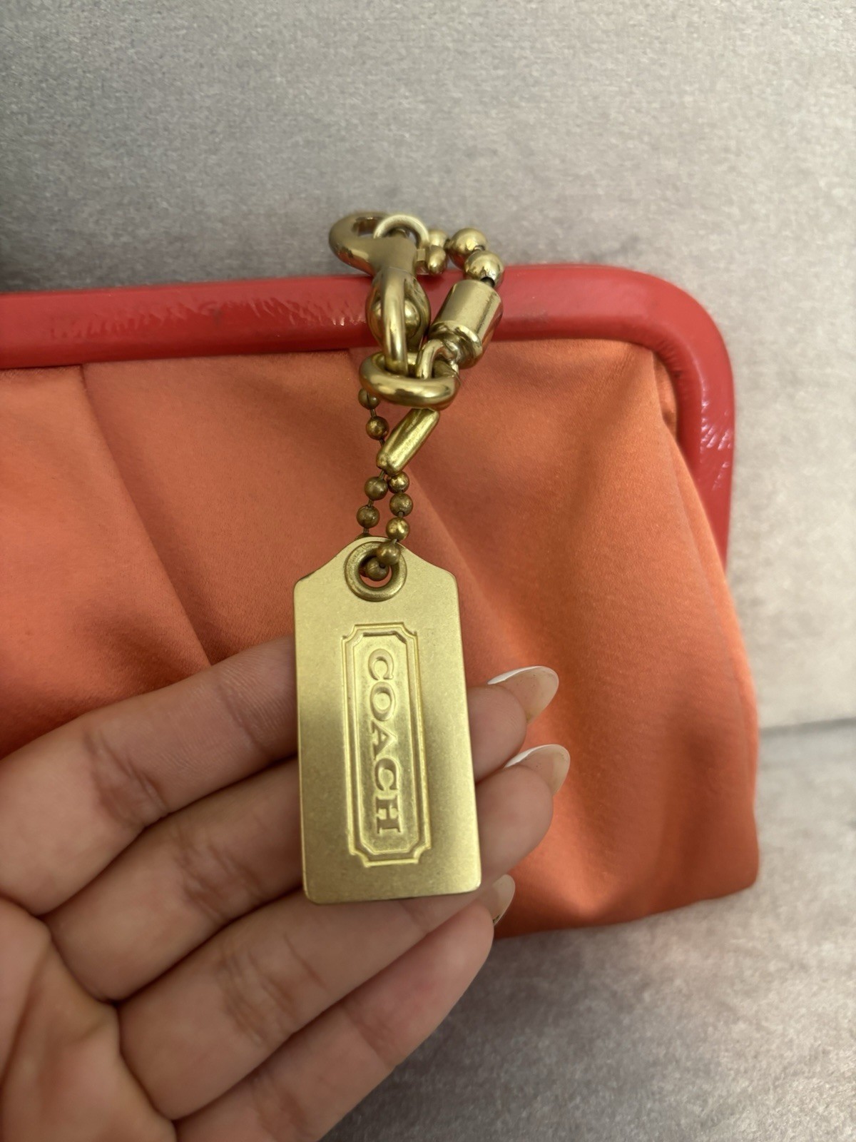 Coach 1941 Amanda Darcy Kiss lock Chain Clutch in Peach Pink🧡❤️🩷