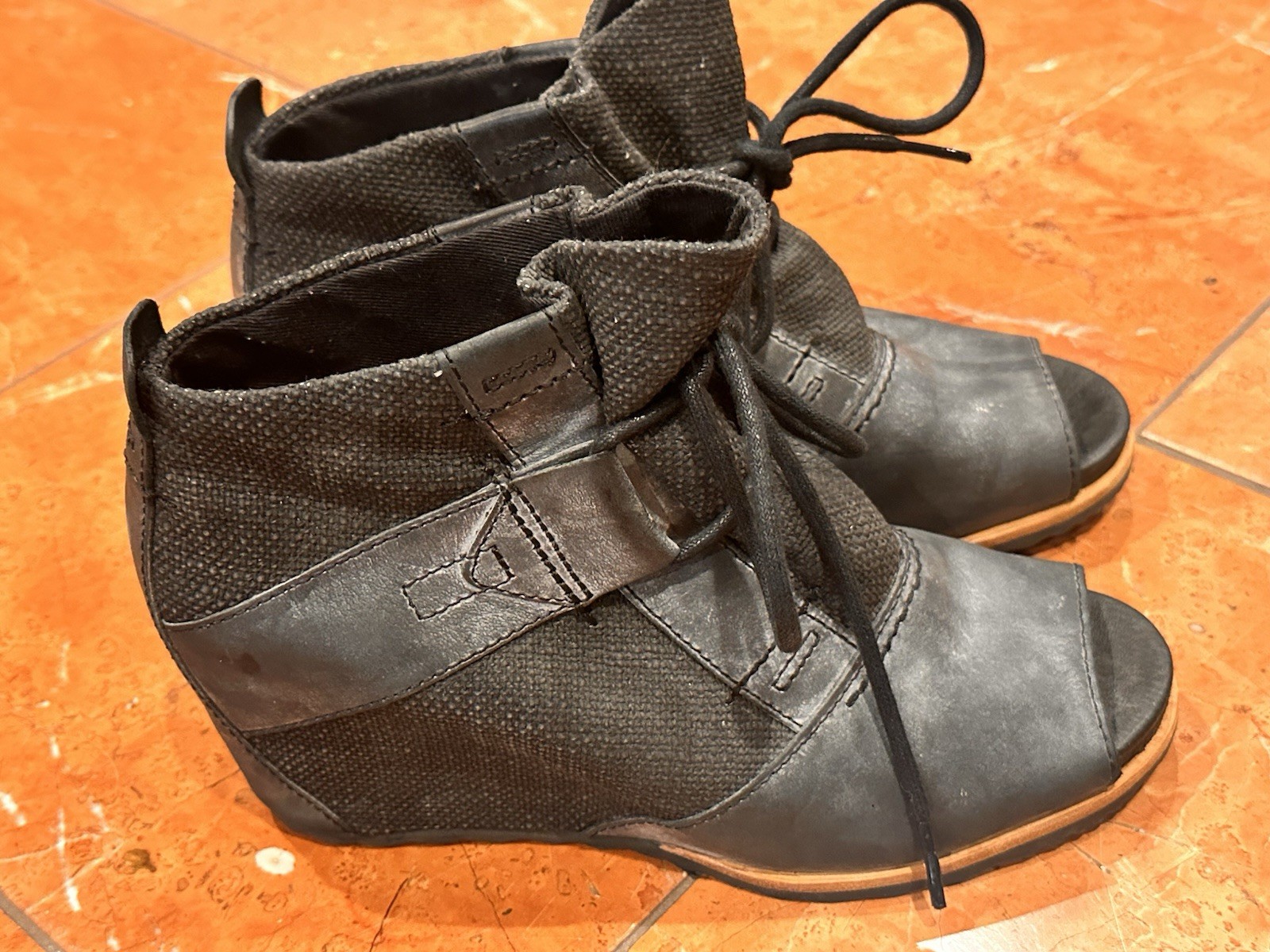 Sorel Lake Open Toe Ankle Bootie Boot Black Leather & Jute Hidden Wedge 7 38 M