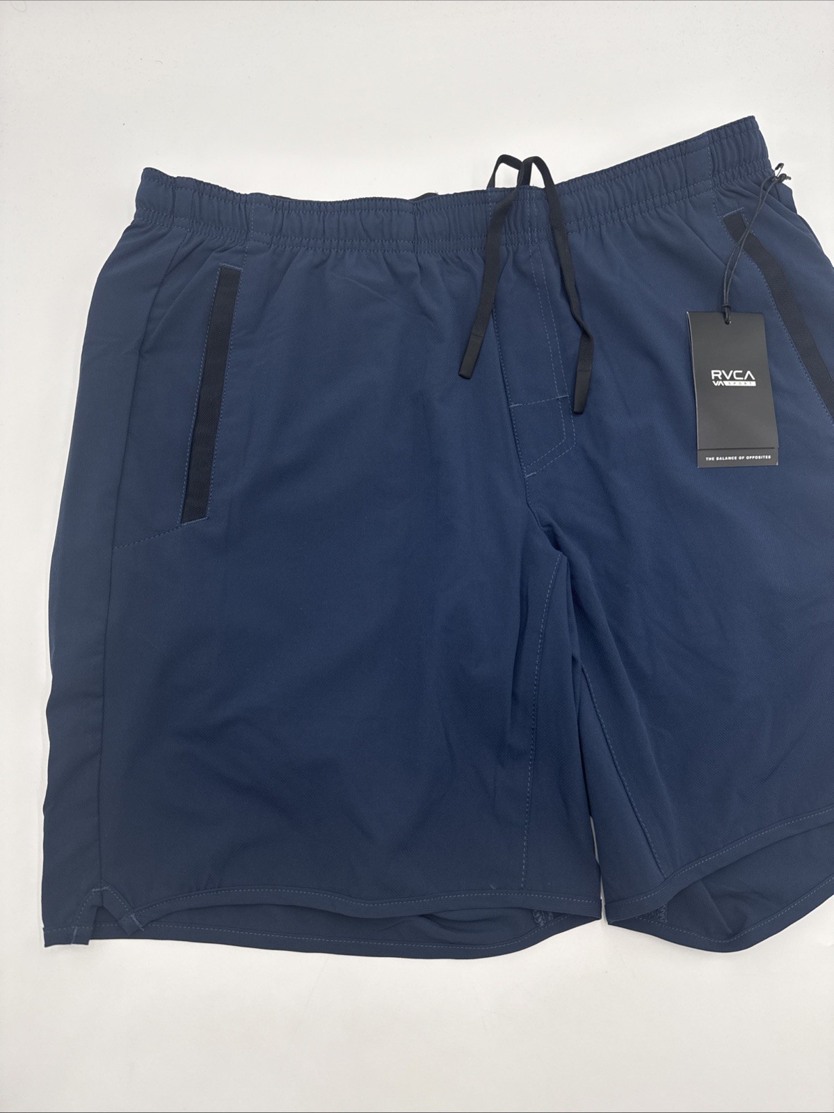 $70 RVCA Men’s Yogger Stretch 17 Shorts 8″ – Navy Blue – Medium -New Tag
