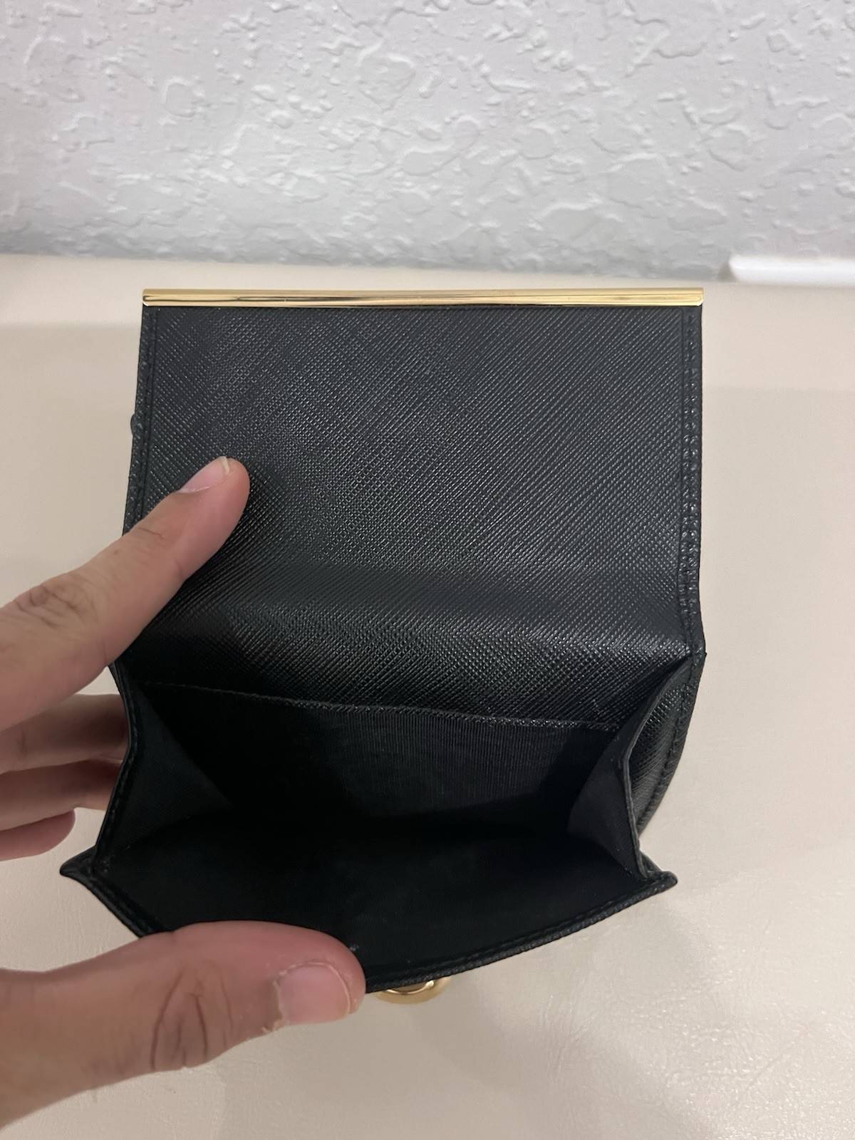 Salvatore Ferragamo Gancini Textured Leather Bifold Black Wallet￼