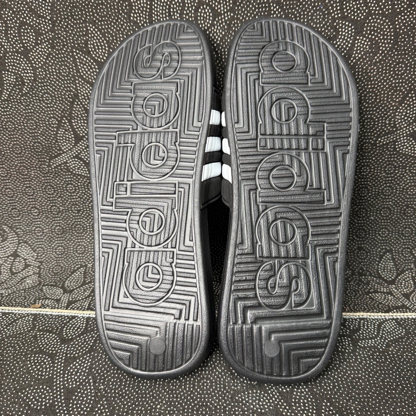 Adidas Adissage Mens Slide Sandals Size 11/12 Black & White Adjustable Strap