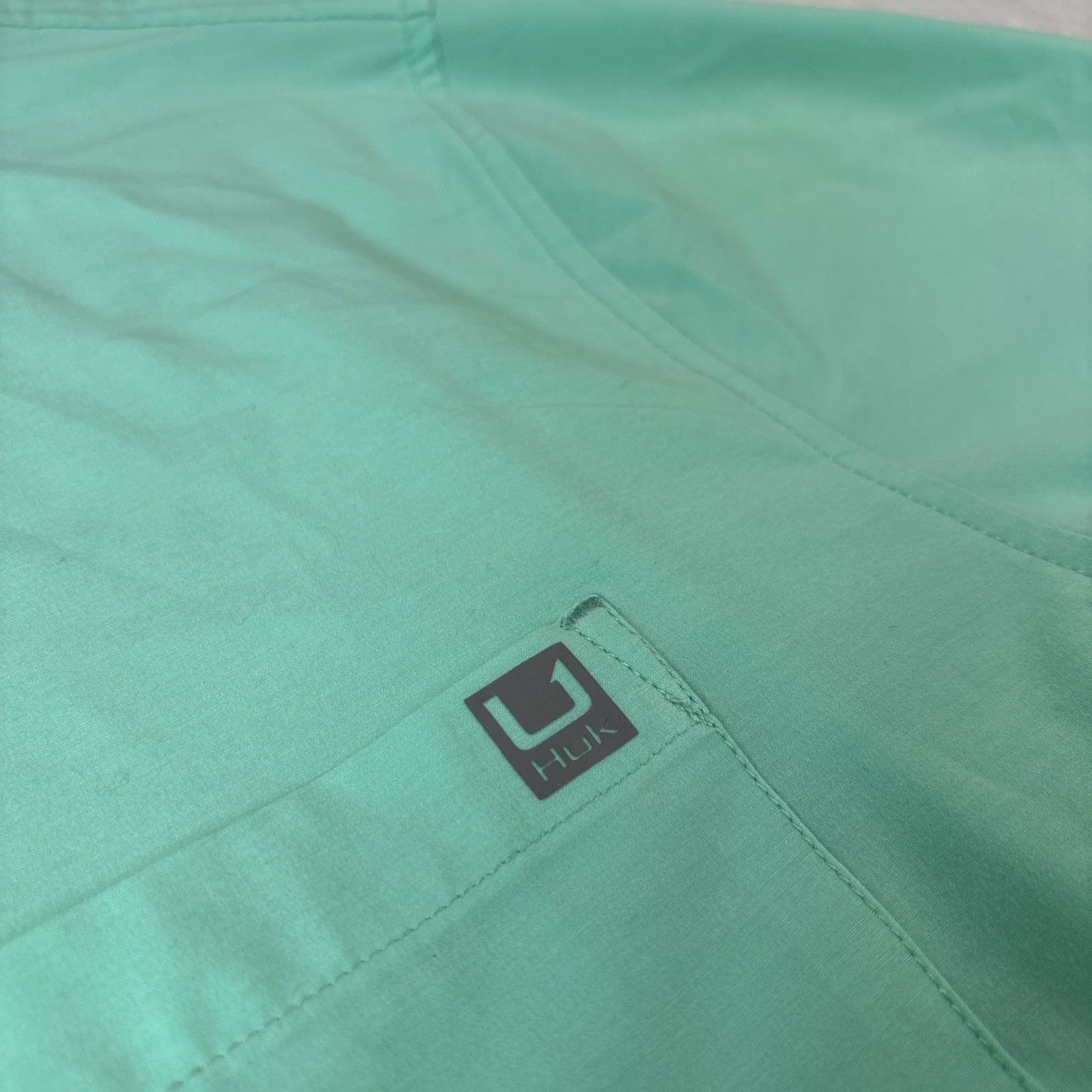 HUK Kona Button-Down Shirt Large Green Short Sleeve Lightweight Stretch Fishing
