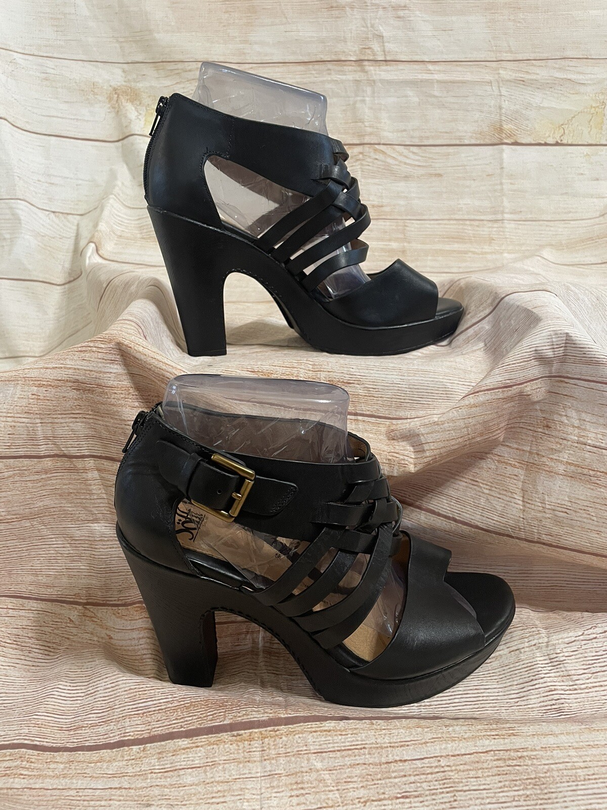 Sofft Ohanna Black Vowen Leather Heel Sandals size 11W