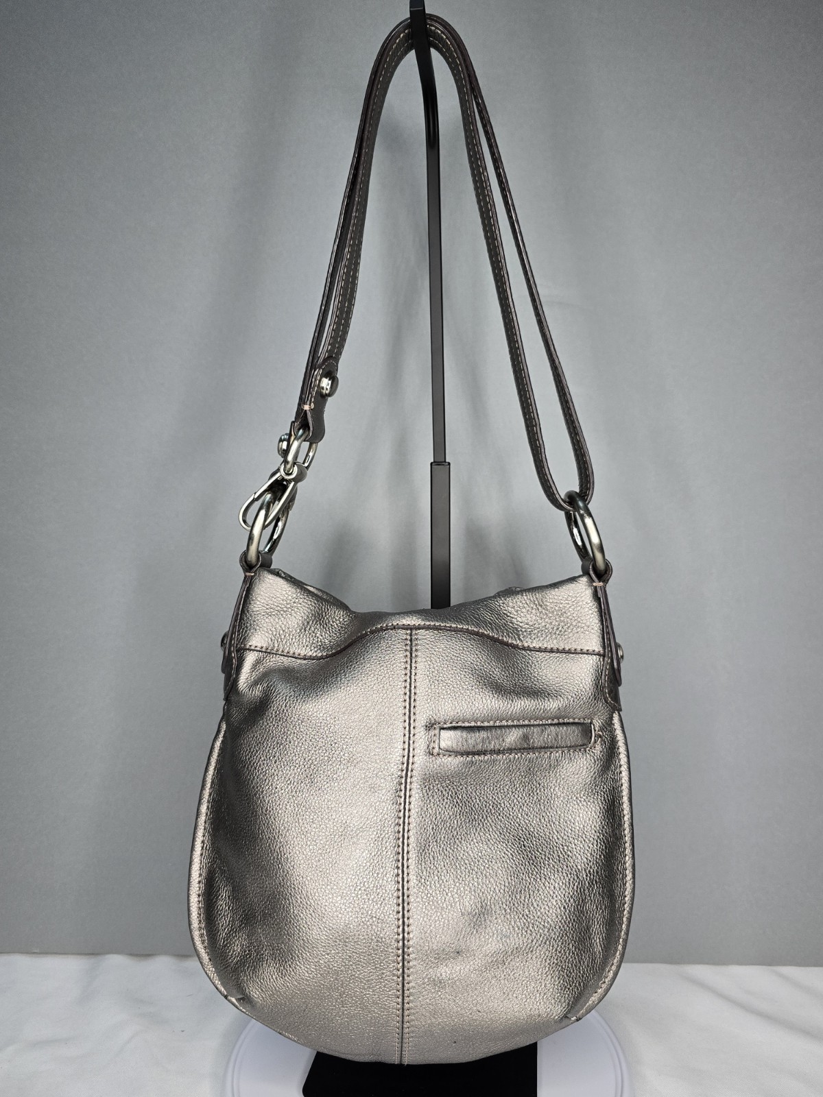 B. Makowsky Silver Pebbled Shoulder/Crossbody Bag Detachable Strap Charm Hobo