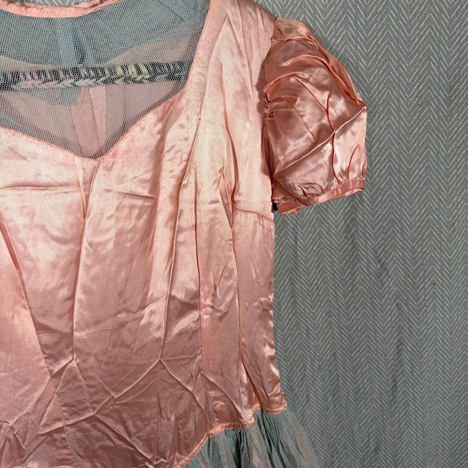 Vintage 1940s Early 50s Rose Pink Satin Dress Gown With Tulle Skirt – ,