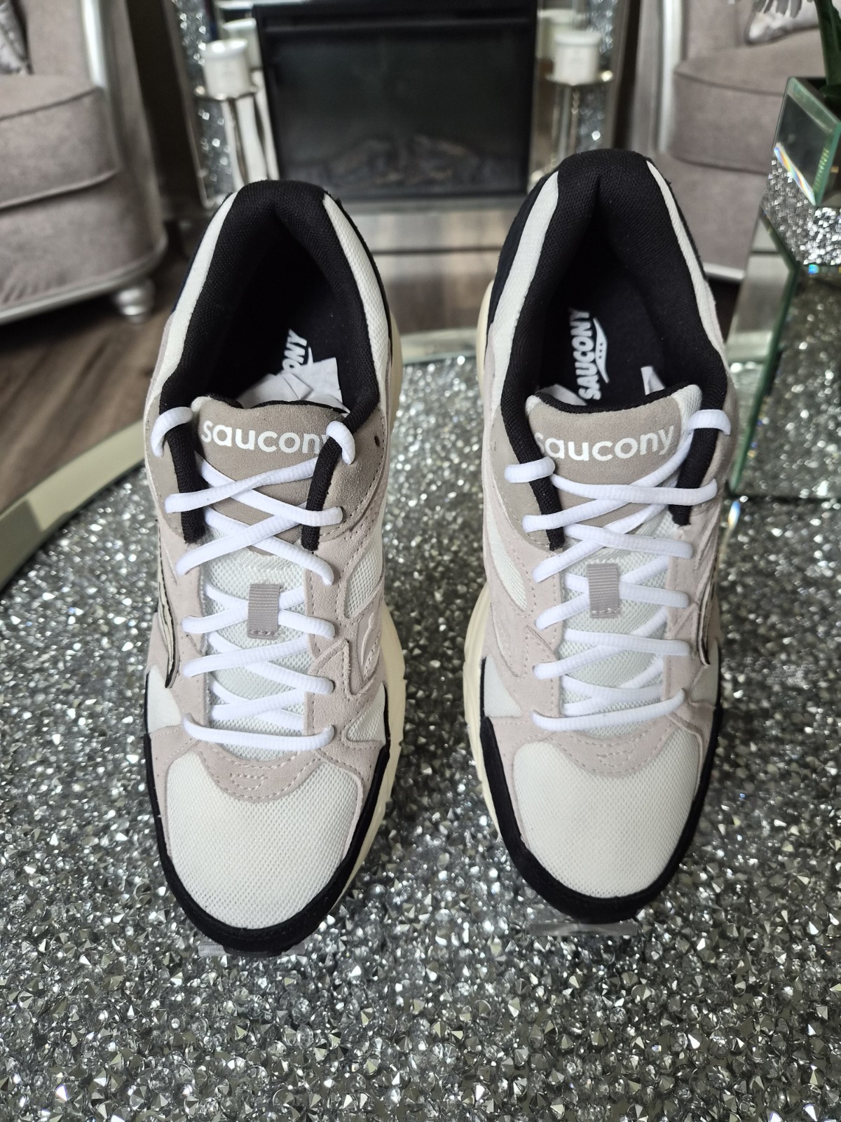 NIB SAUCONY RIDE MILLENNIUM WHITE/BLACK SIZE 9.5